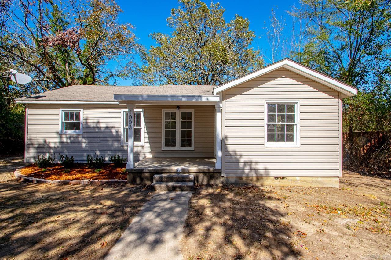 Welcome home! Completely Remodeled 3 Bed 2 Bath Move in Ready Home on almost half an acre lot in the middle of the city. The kitchen features new appliances and countertops. Bathrooms have been remodeled and all rooms are like new. Schedule your showing today!