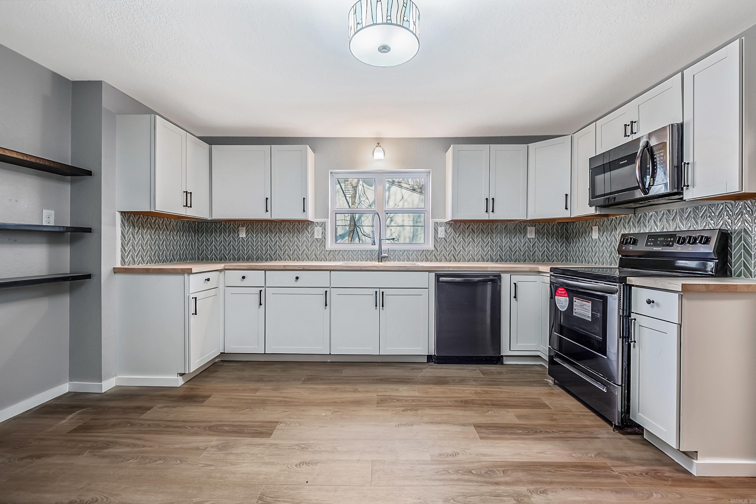 DENSON ADDN (E OF DENSON/W OF - Residential