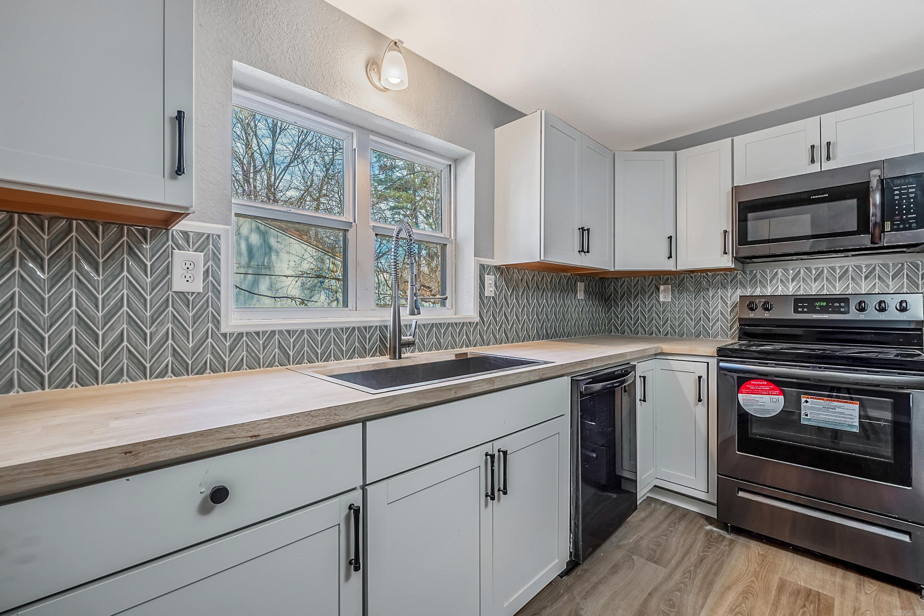 DENSON ADDN (E OF DENSON/W OF - Residential