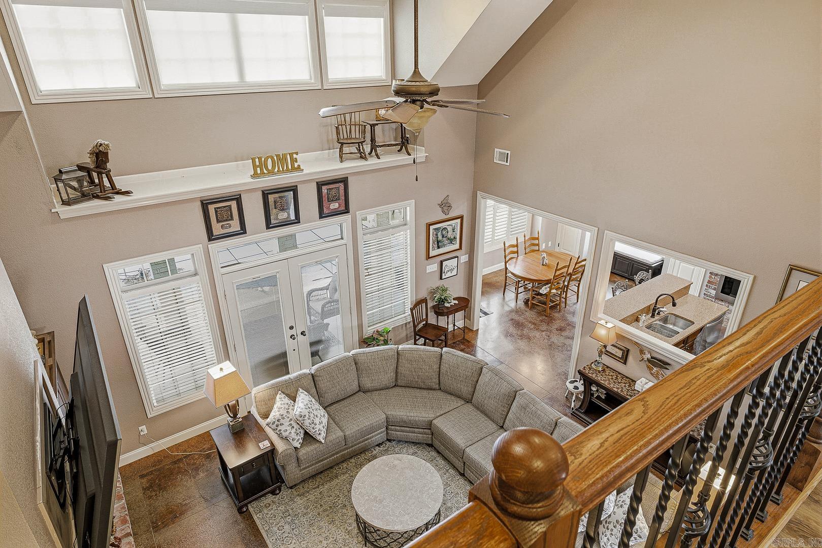 JAMESTOWN MANOR - Residential