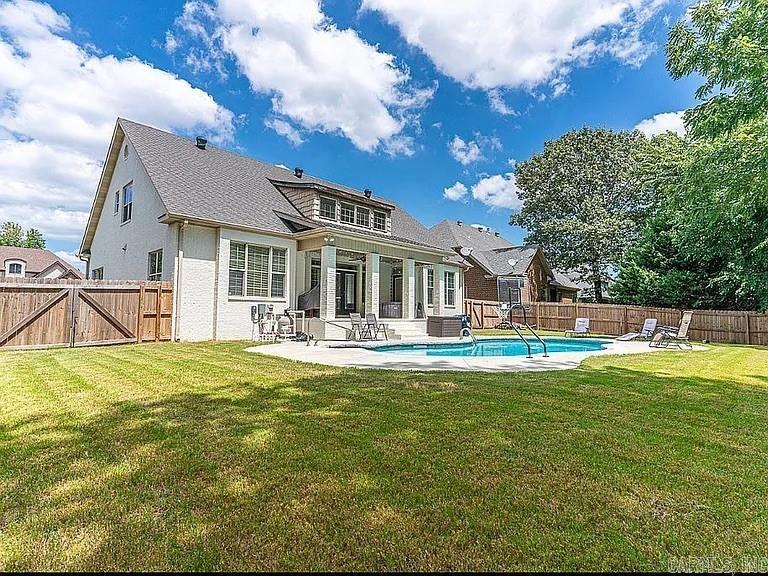 JAMESTOWN MANOR - Residential