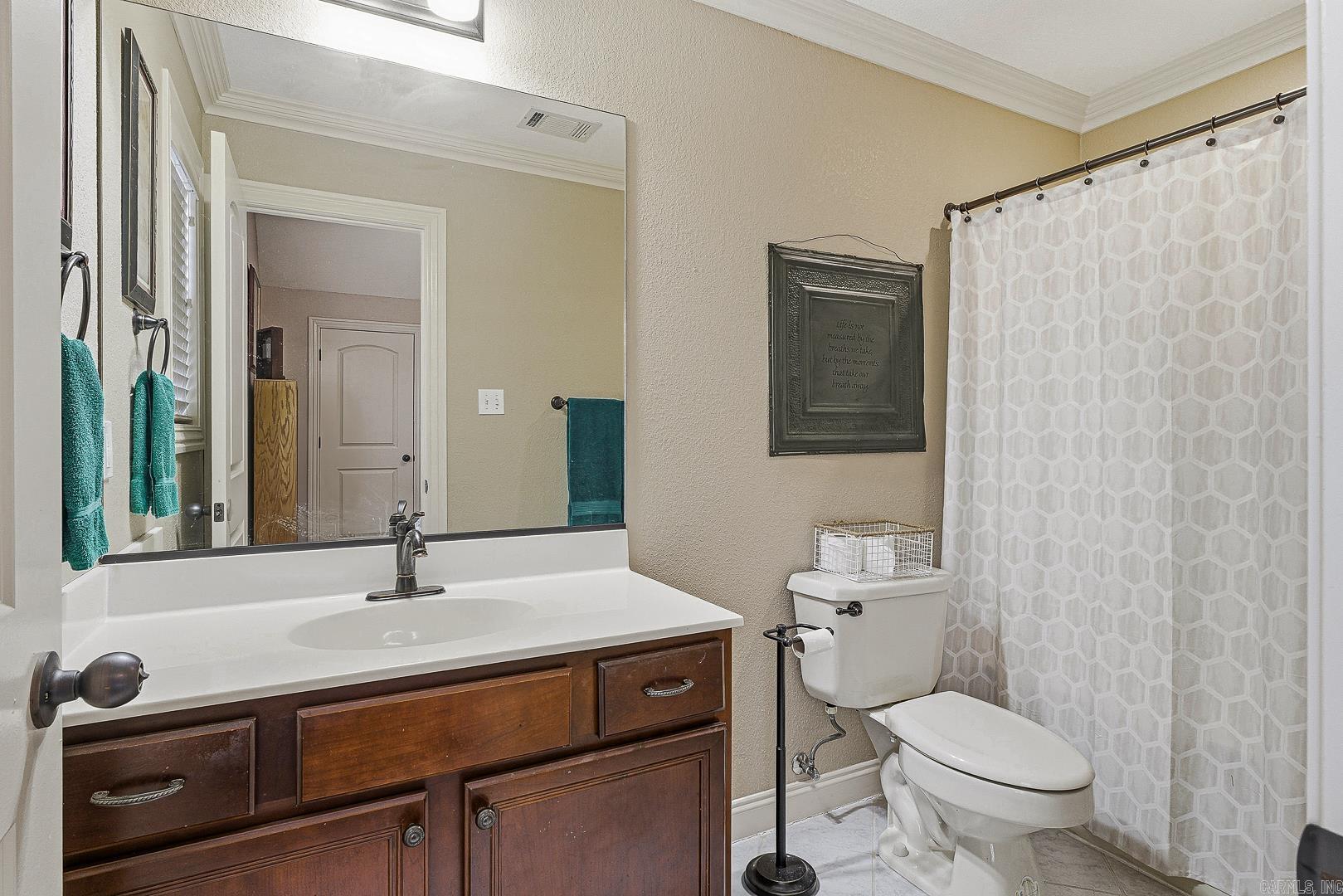 JAMESTOWN MANOR - Residential