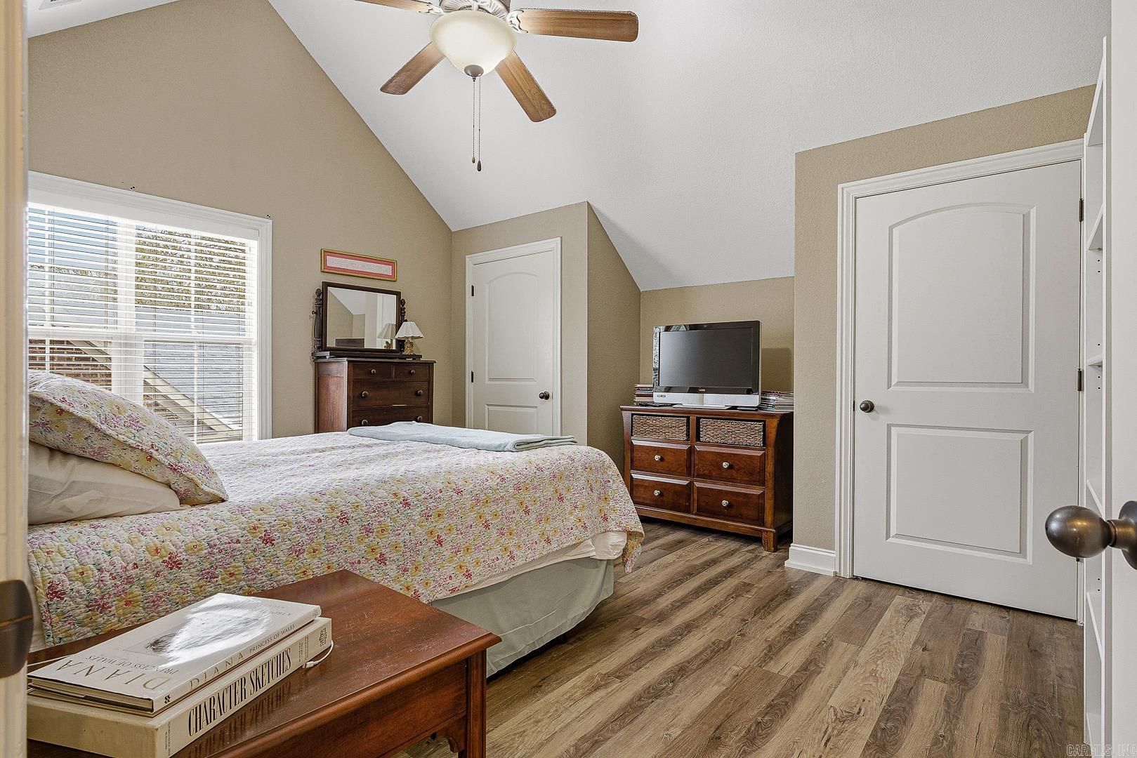 JAMESTOWN MANOR - Residential