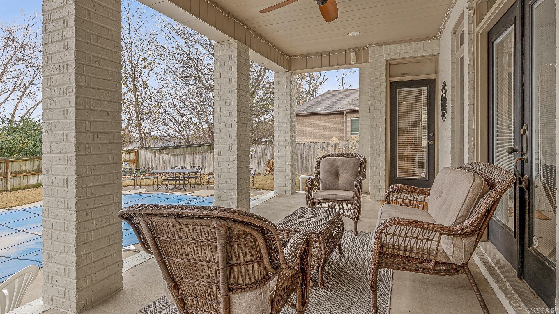 JAMESTOWN MANOR - Residential