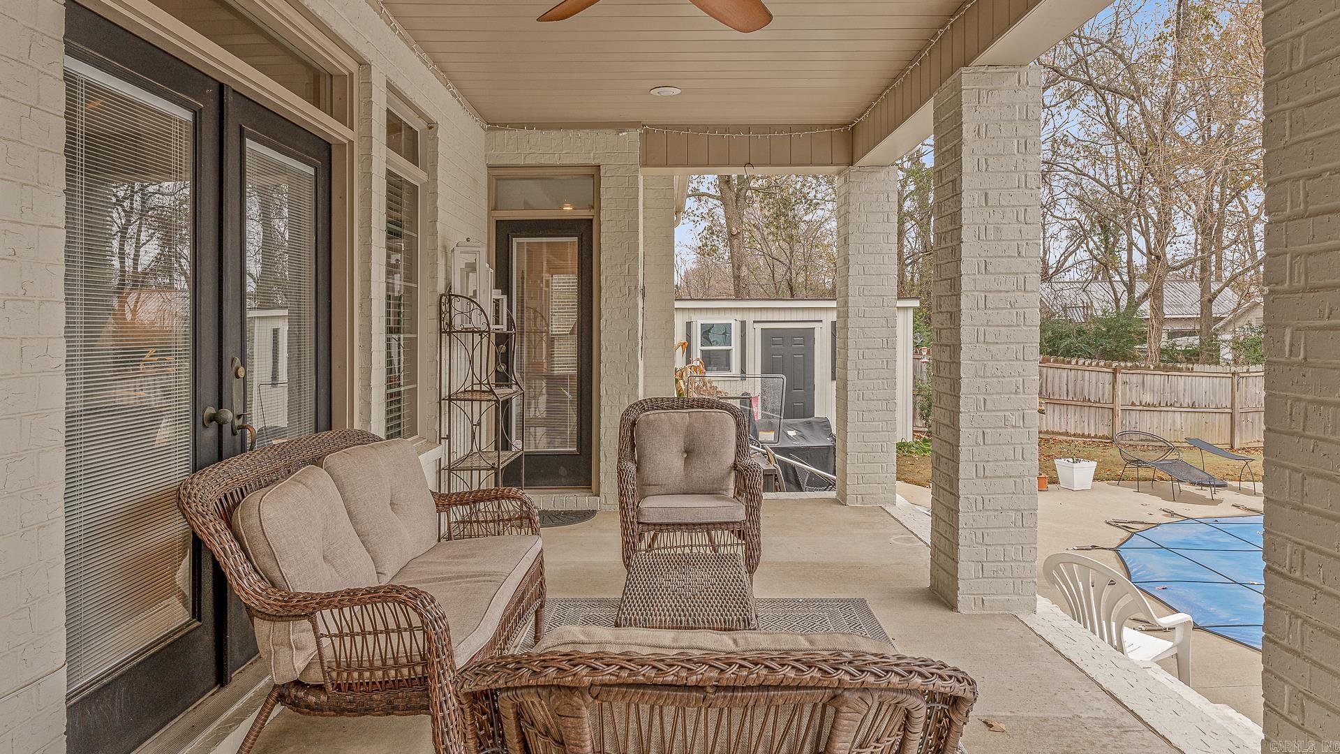 JAMESTOWN MANOR - Residential