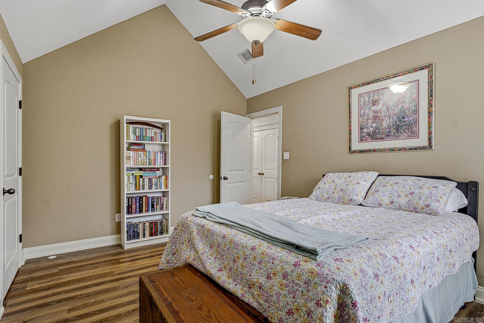 JAMESTOWN MANOR - Residential