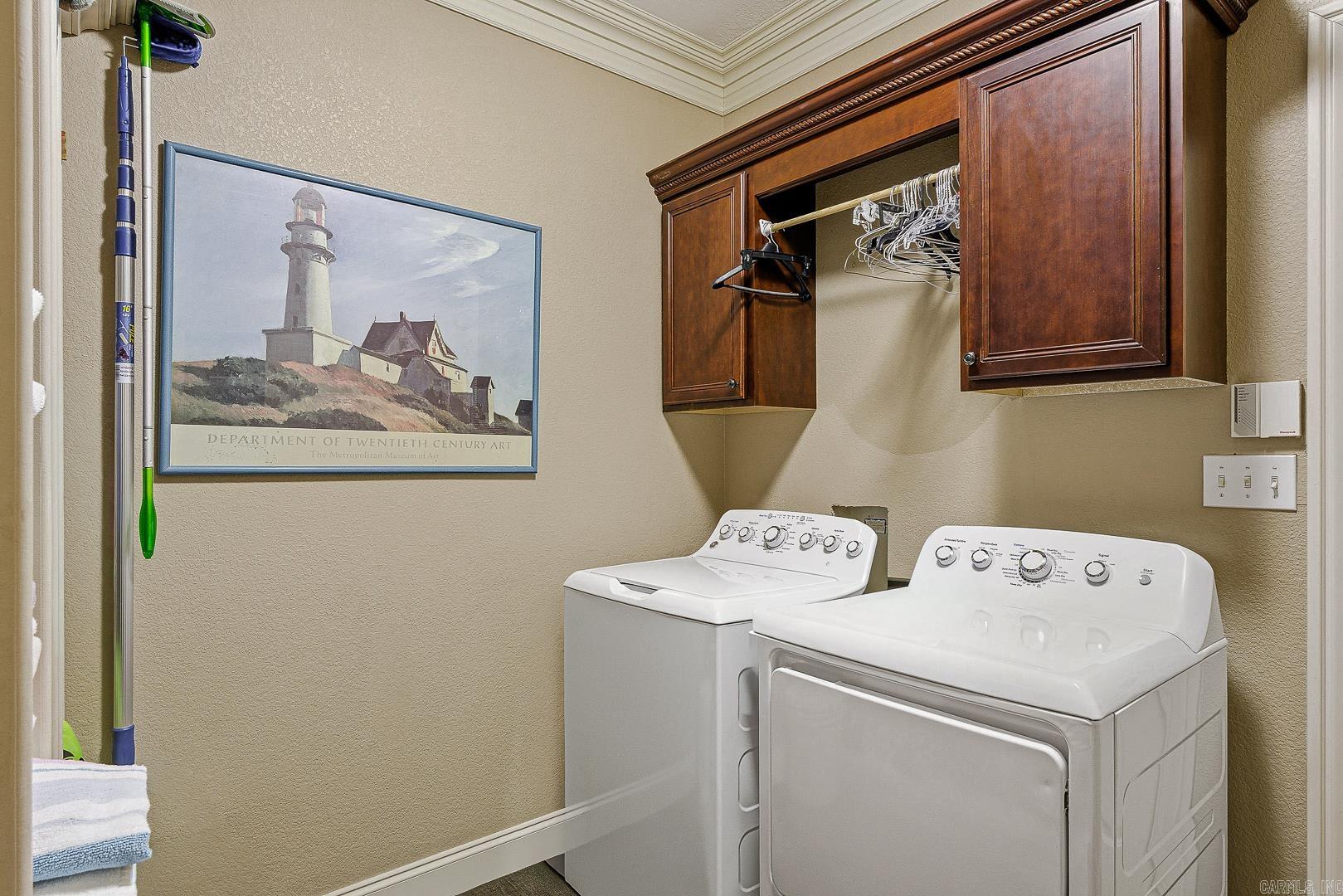 JAMESTOWN MANOR - Residential