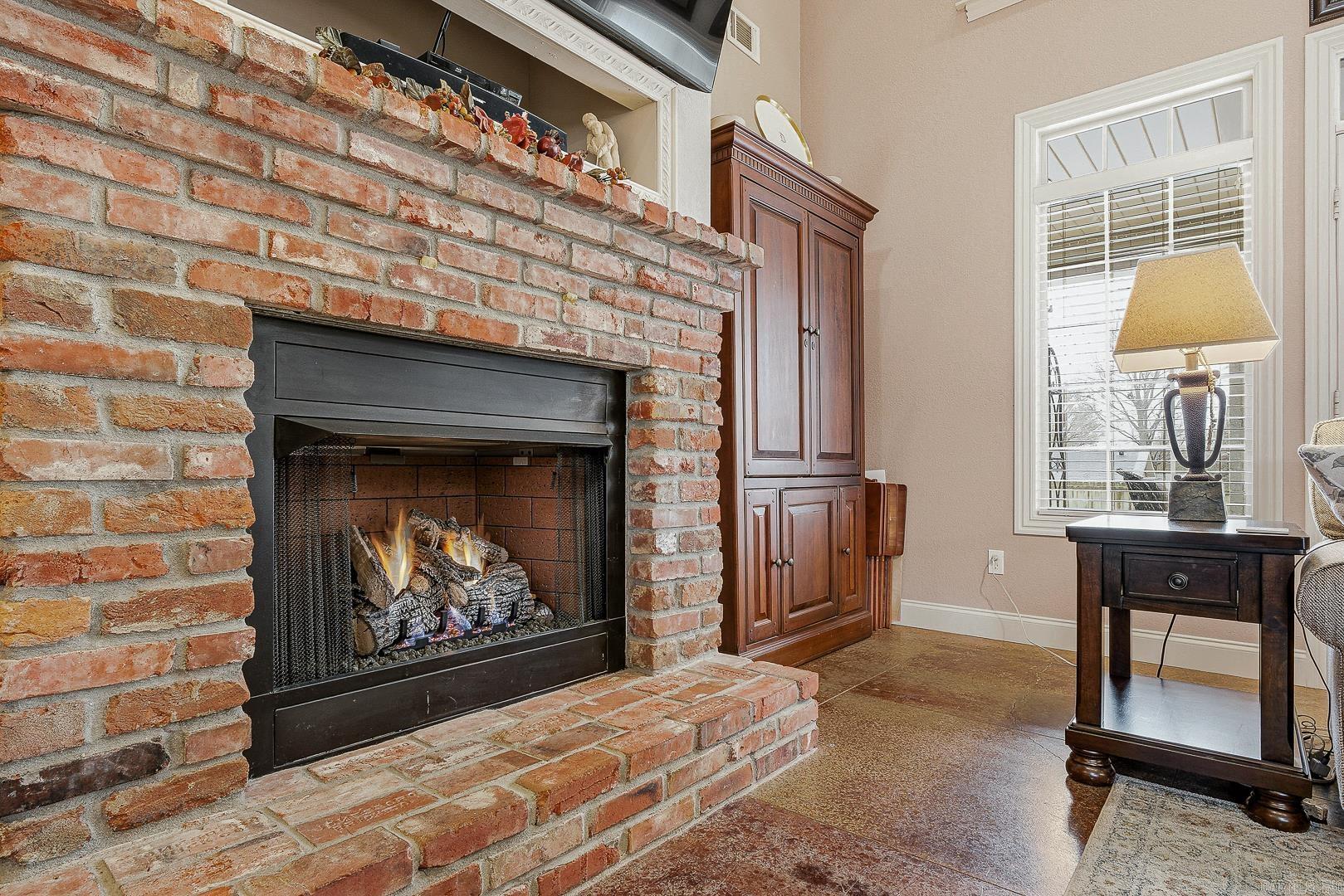 JAMESTOWN MANOR - Residential