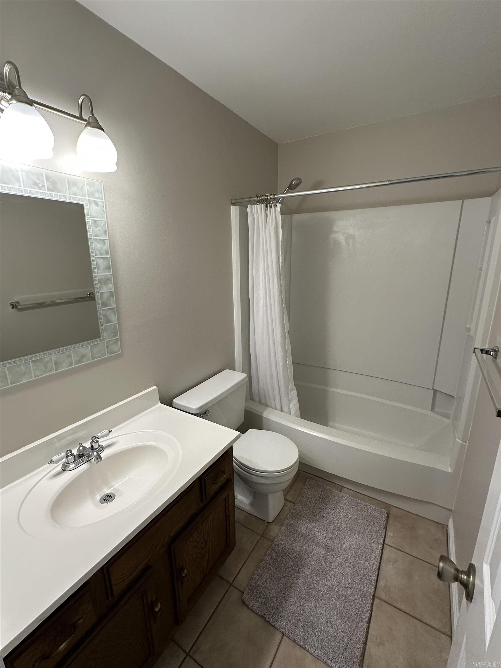 Rolling Oak - Residential Lease