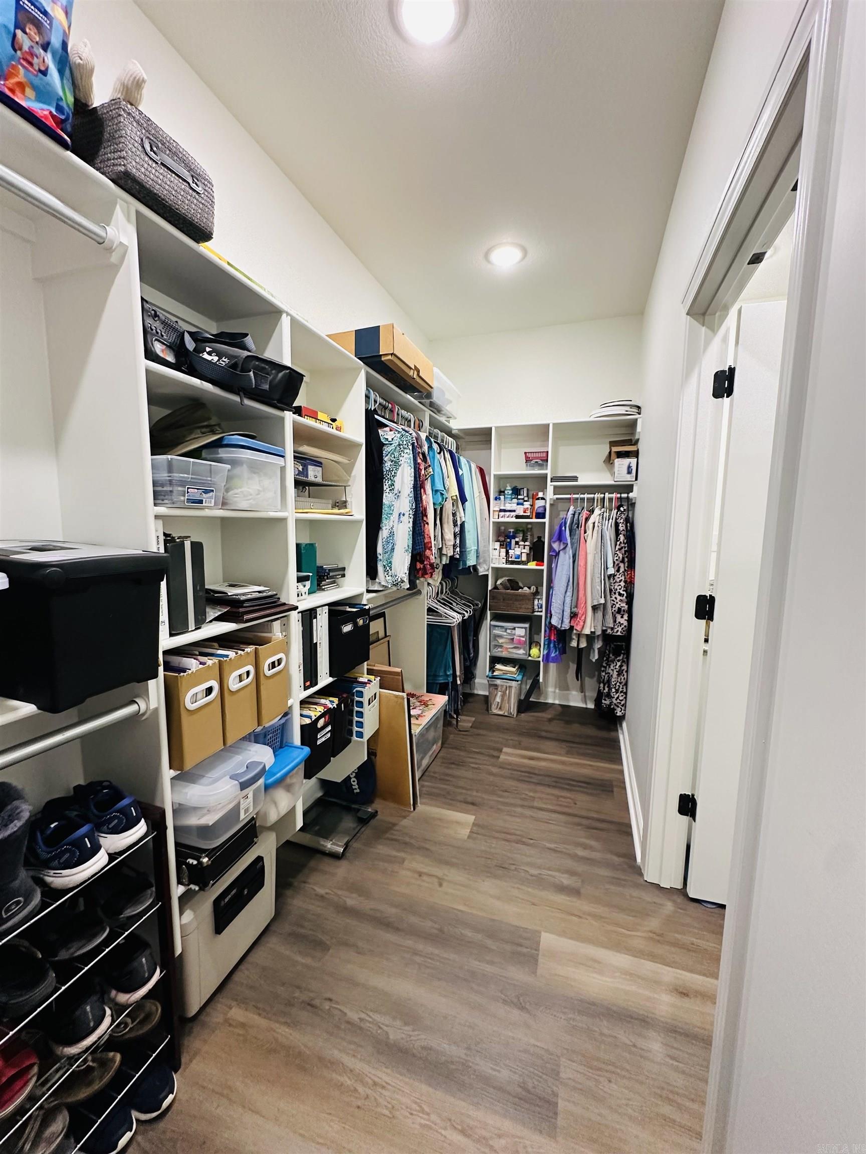 VALLEY VIEW MANOR - Residential