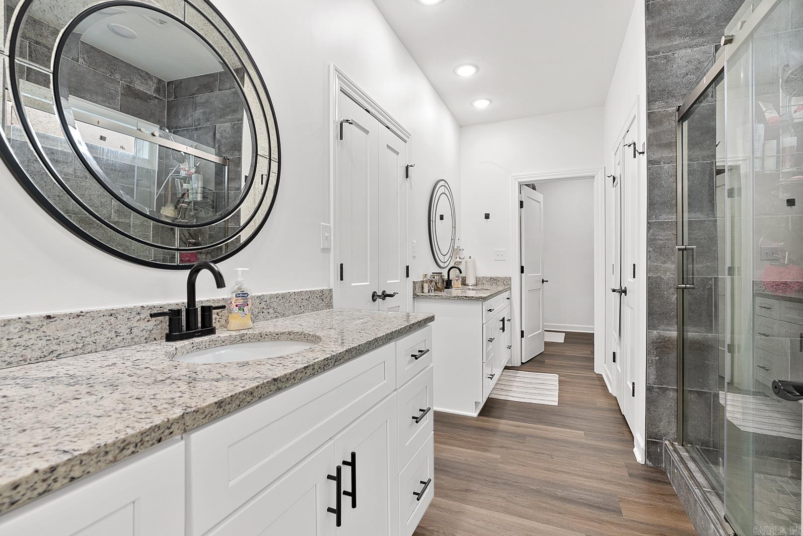 VALLEY VIEW MANOR - Residential