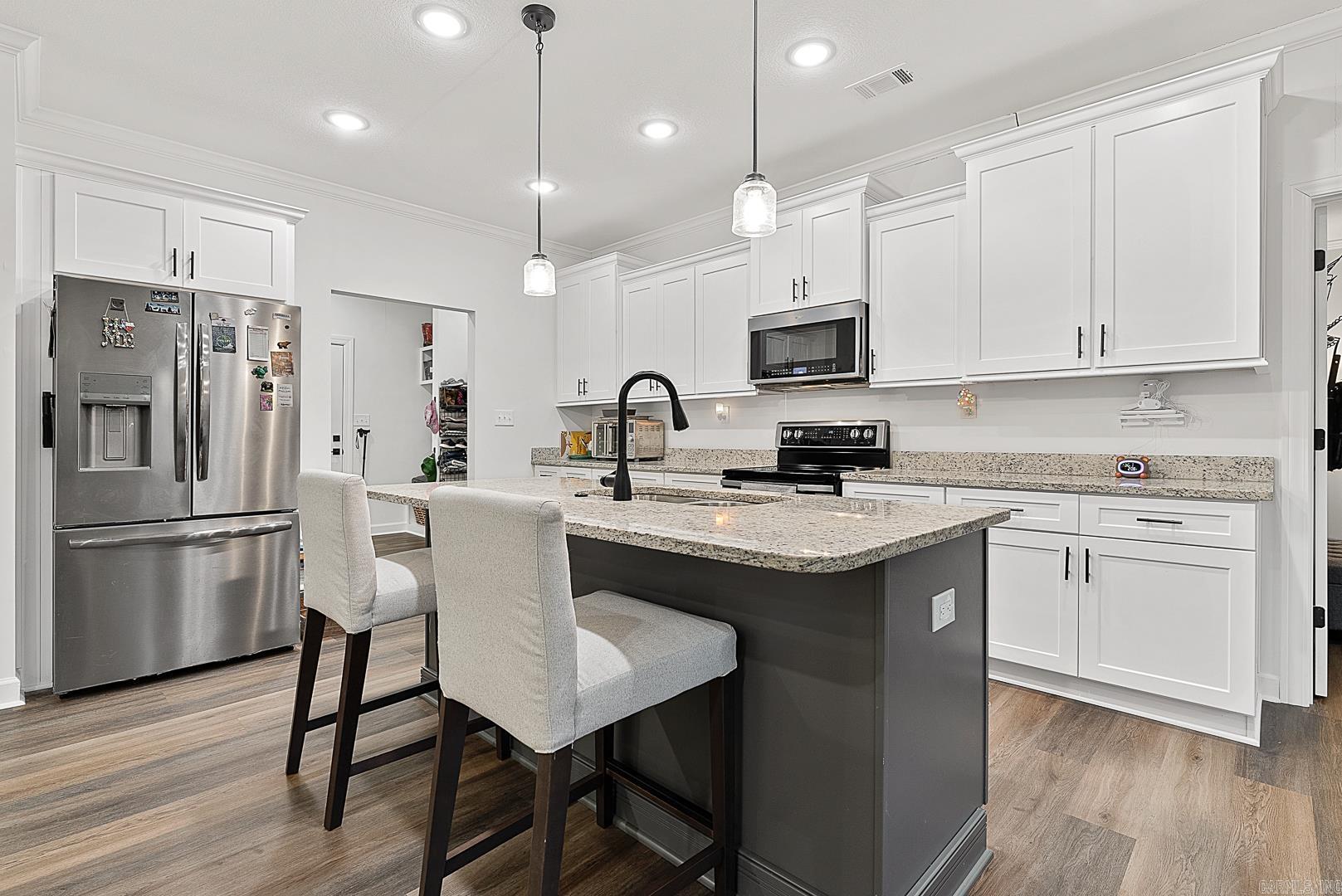 VALLEY VIEW MANOR - Residential