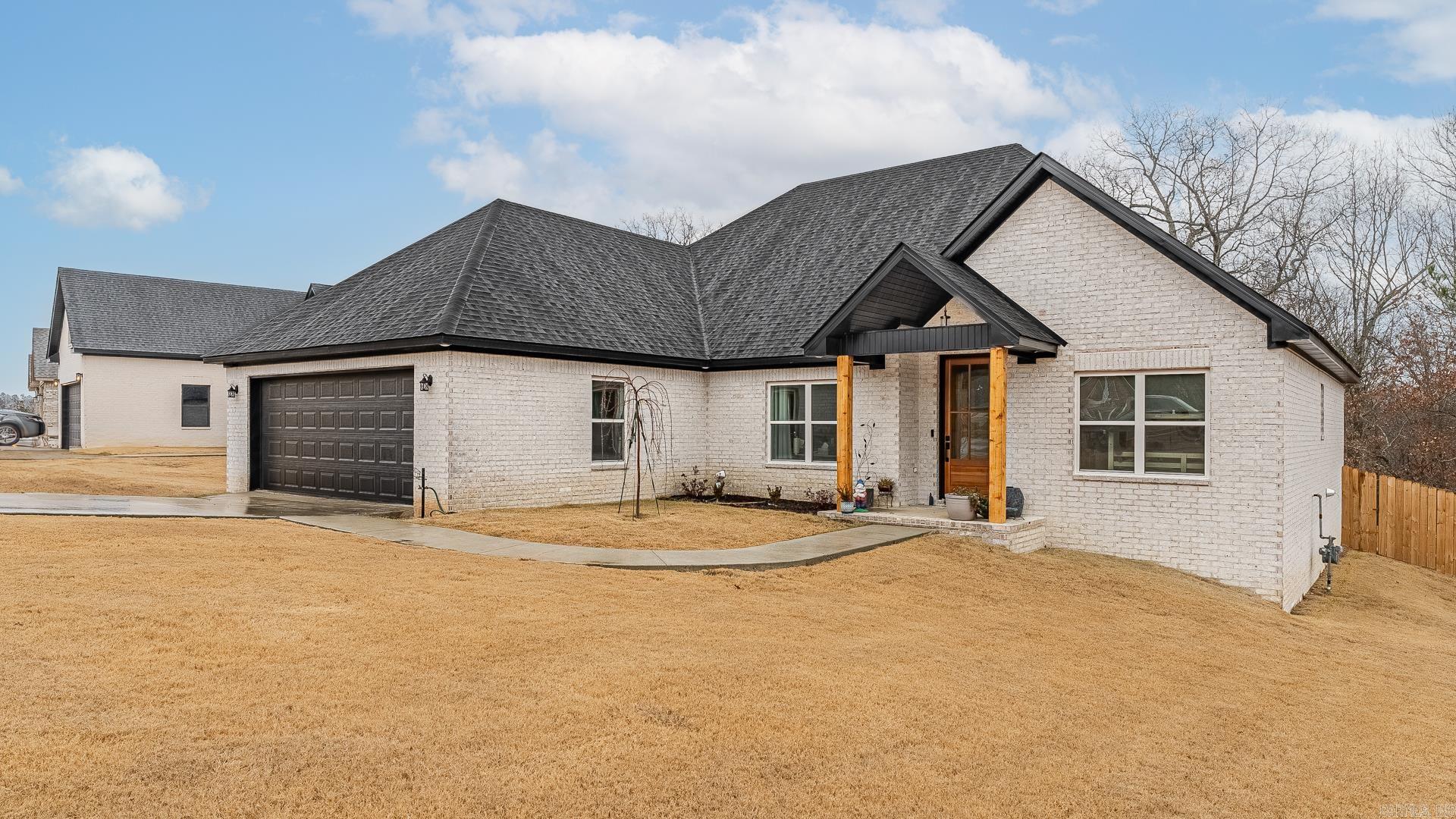 VALLEY VIEW MANOR - Residential