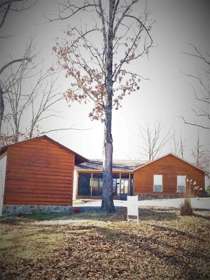 VILLAGE PARK - Residential