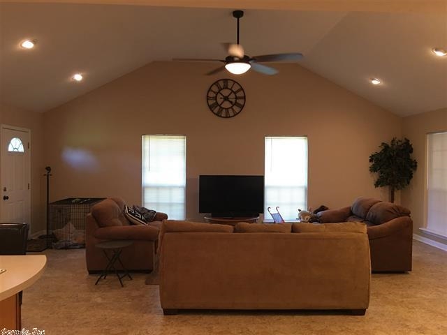 VILLAGE PARK - Residential