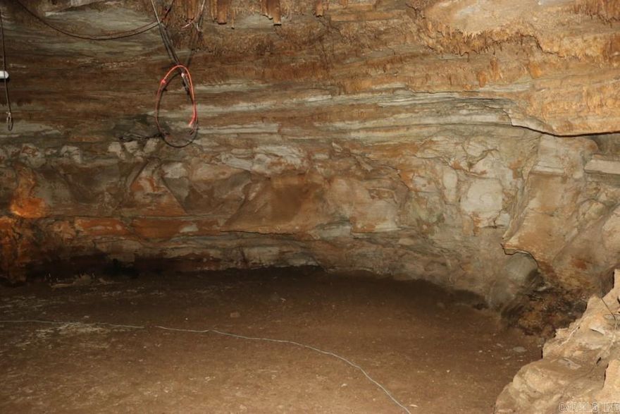 For Sale: 90 Acres with Large Cave - A Unique Property in Stone County, AR  Location: 20 minutes from Mountain View, AR  Discover a once-in-a-lifetime opportunity to own 90 pristine acres in Stone County, Arkansas, featuring one of the largest caves in the area. This extraordinary property is a paradise for outdoor enthusiasts, offering endless possibilities for personal enjoyment or commercial development.  90 Acres of Untouched Beauty: Explore vast expanses of mature timber teeming with wildlife, including deer, turkey, bear, birds, and squirrels. Perfect for nature lovers, hunters, and anyone seeking serenity in the great outdoors. Large,  Accessible Cave: This remarkable cave boasts built-in pathways, ample standing room, and easy access throughout. Whether you're looking to create a unique Airbnb experience, host cave tours, or simply enjoy a private retreat, the potential is limitless. Private yet Convenient: Enjoy complete privacy on this expansive property while being just a short 20-minute drive from the charming town of Mountain View, AR. Mountain View is renowned for its rich culture and outdoor activities, with the Ozark Folk Center, White River, Ozark National Forest.