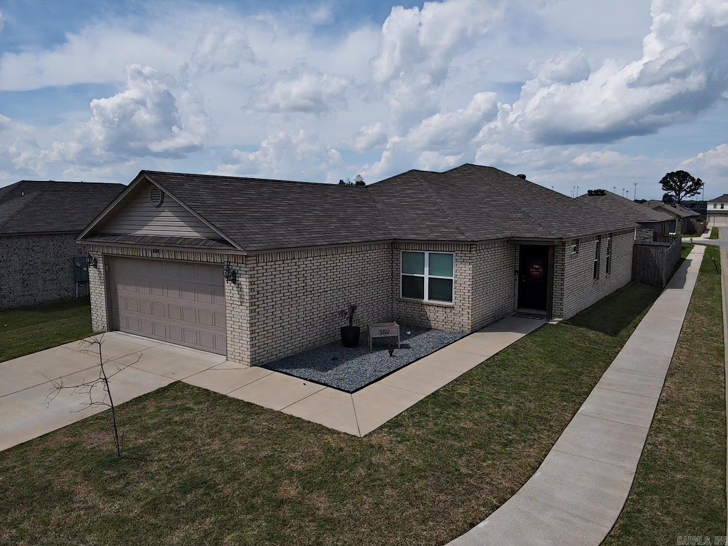 WHITE OAK CROSSING - Residential