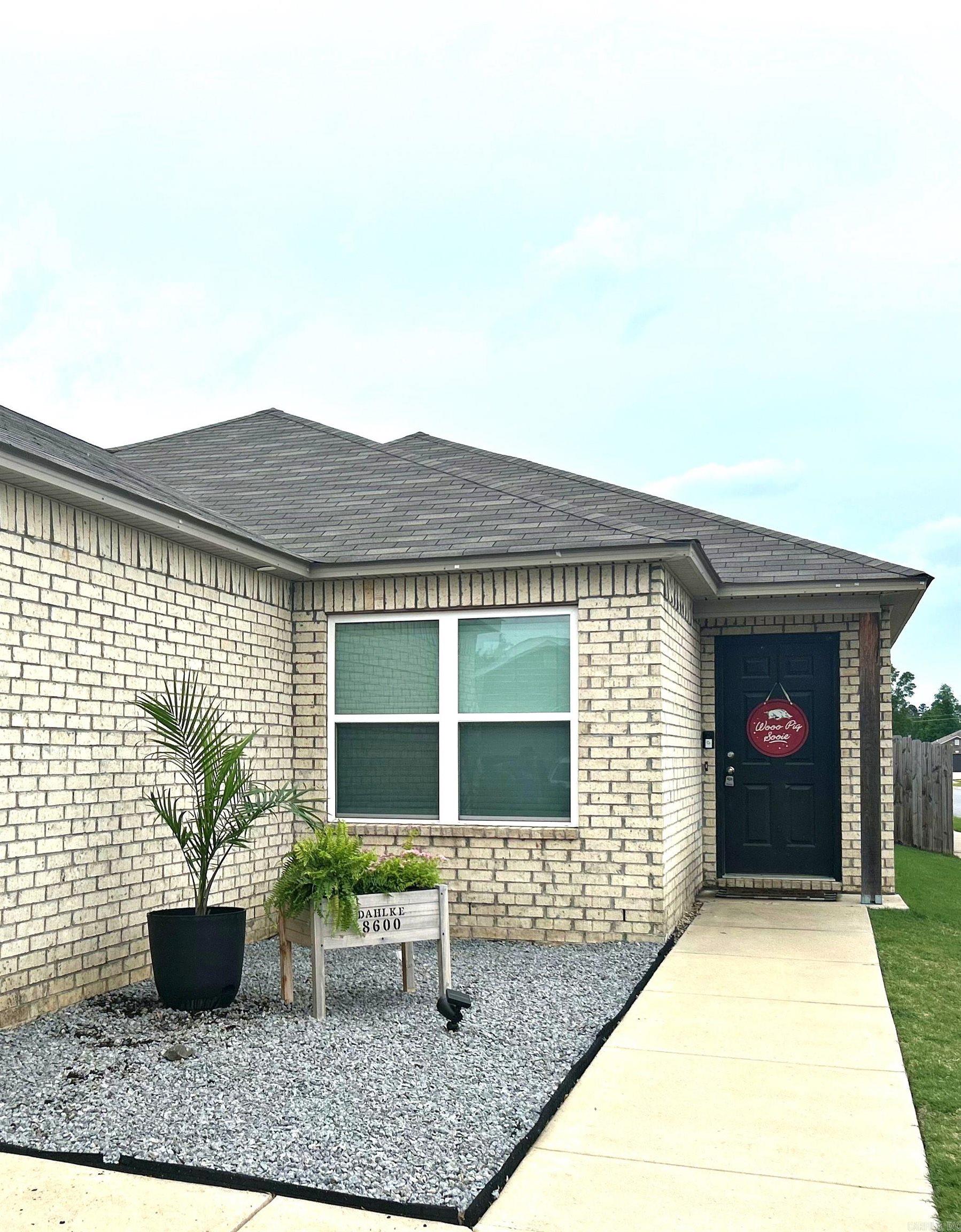 WHITE OAK CROSSING - Residential