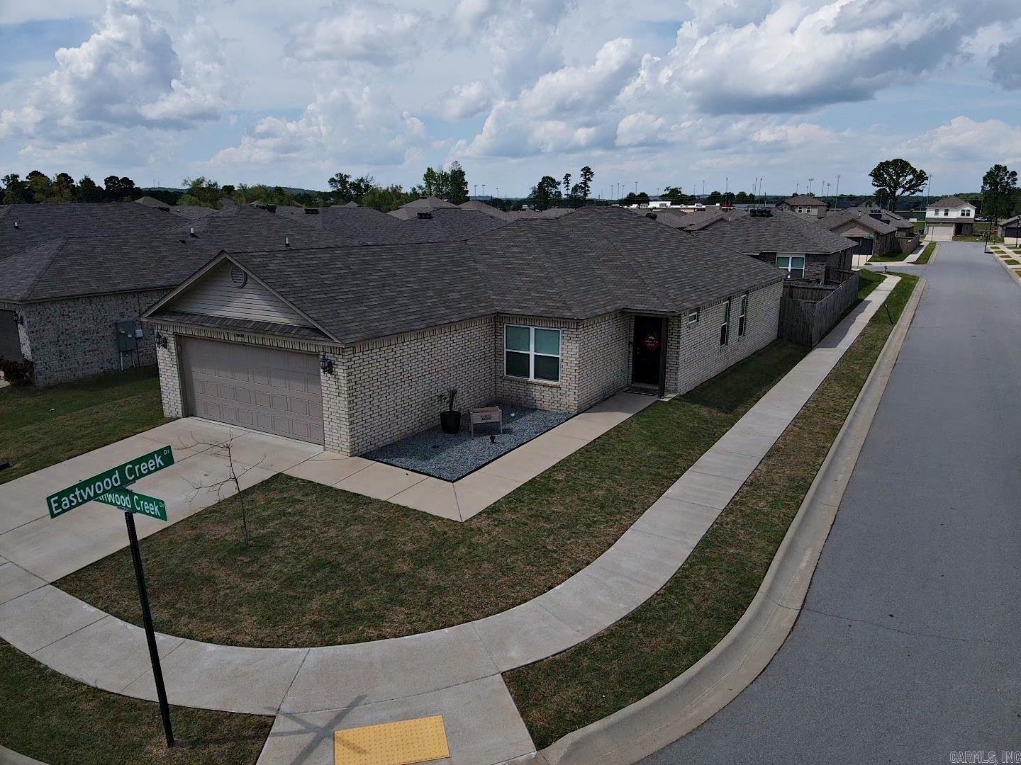 WHITE OAK CROSSING - Residential