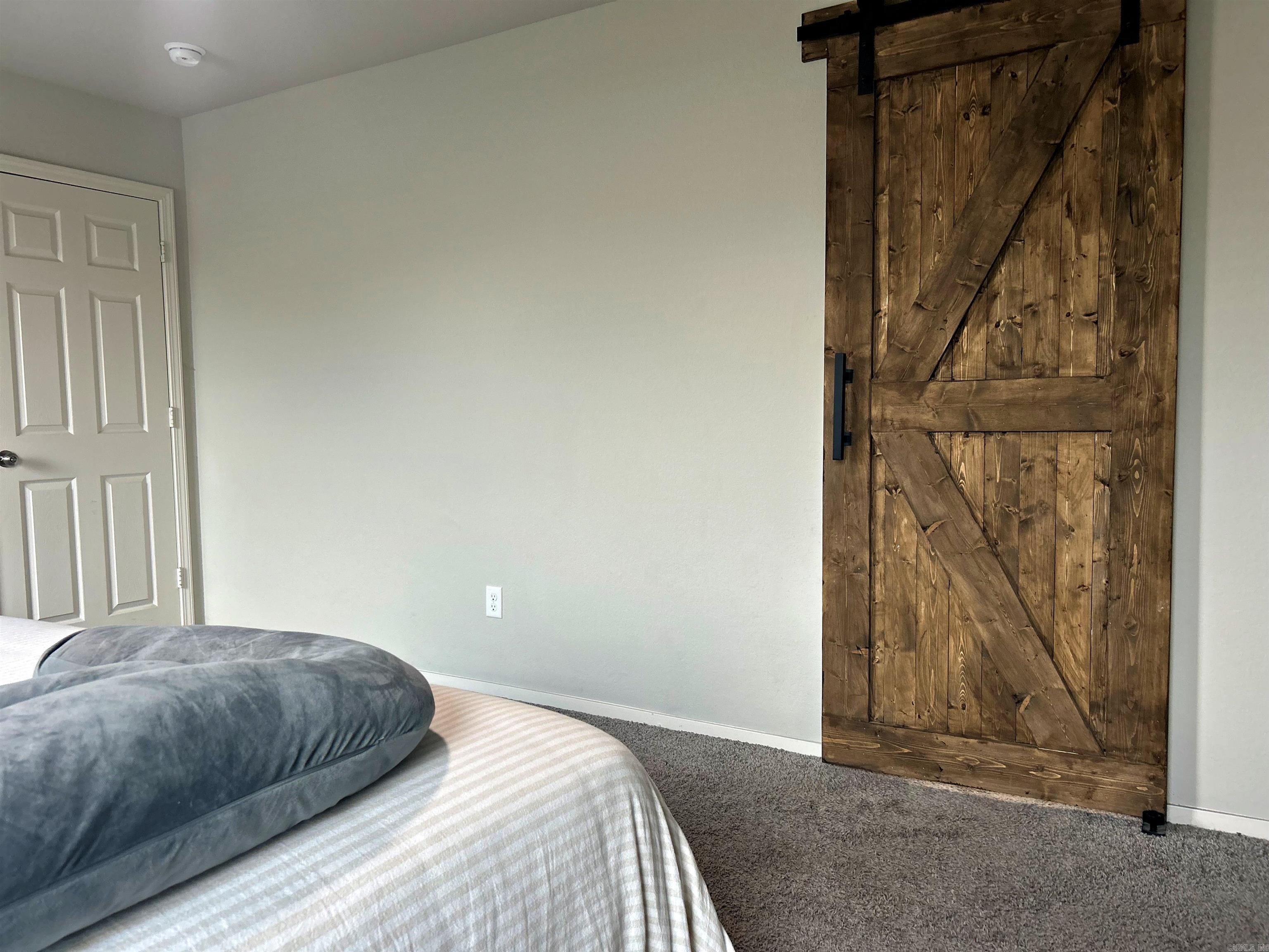 WHITE OAK CROSSING - Residential