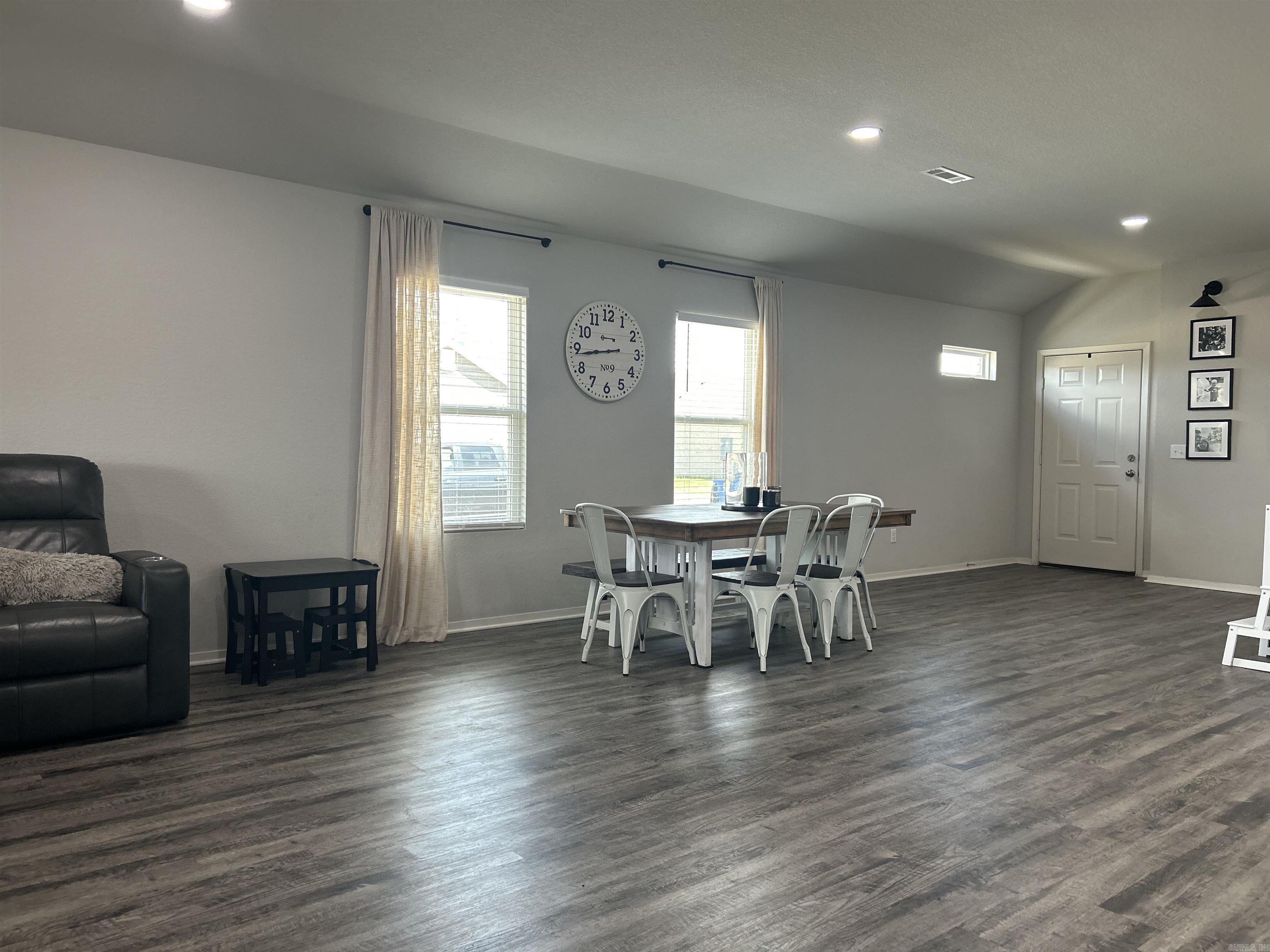 WHITE OAK CROSSING - Residential