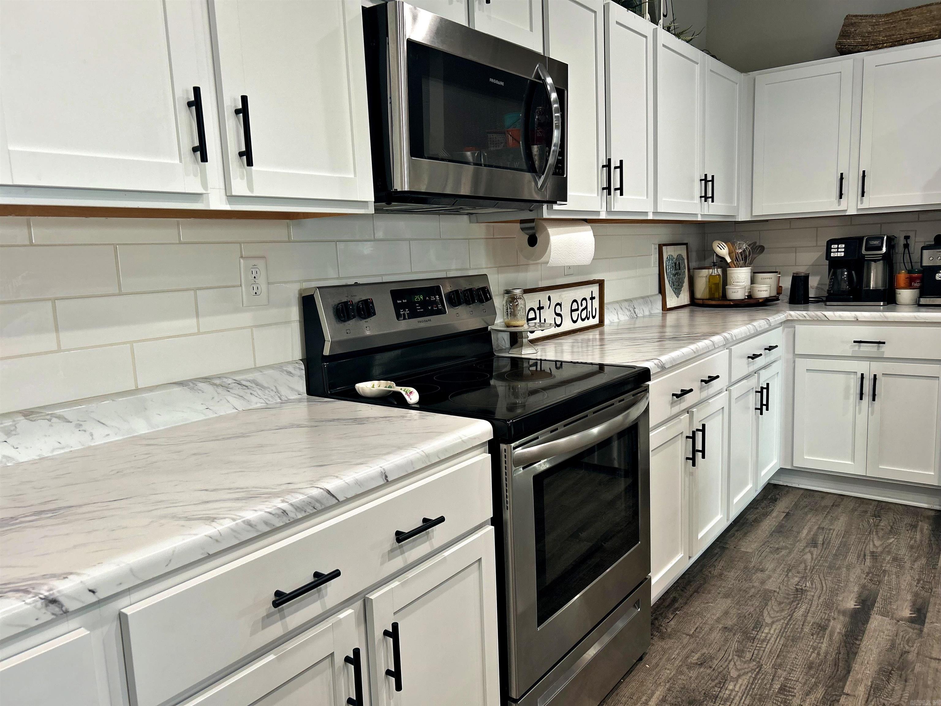 WHITE OAK CROSSING - Residential