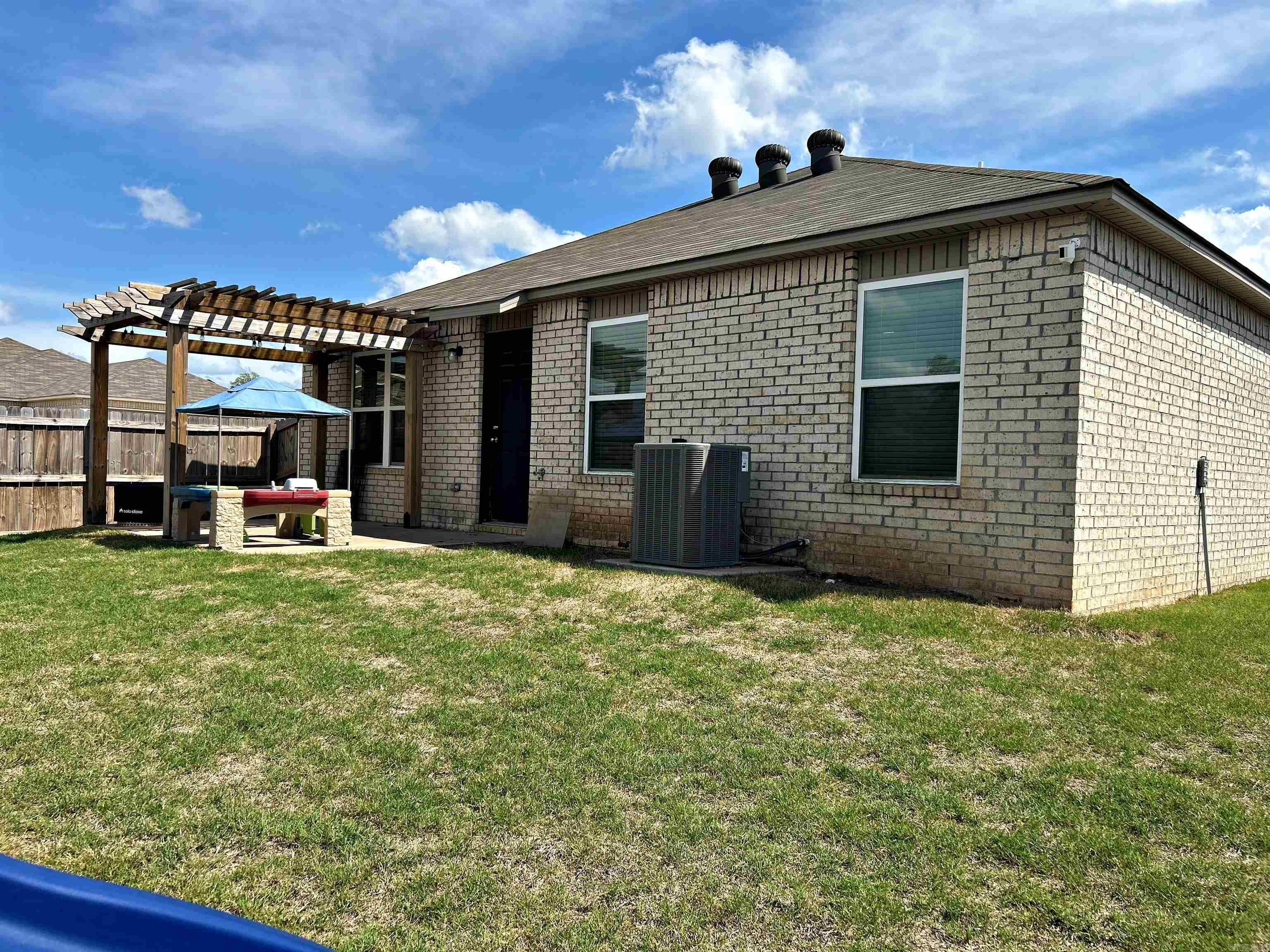 WHITE OAK CROSSING - Residential