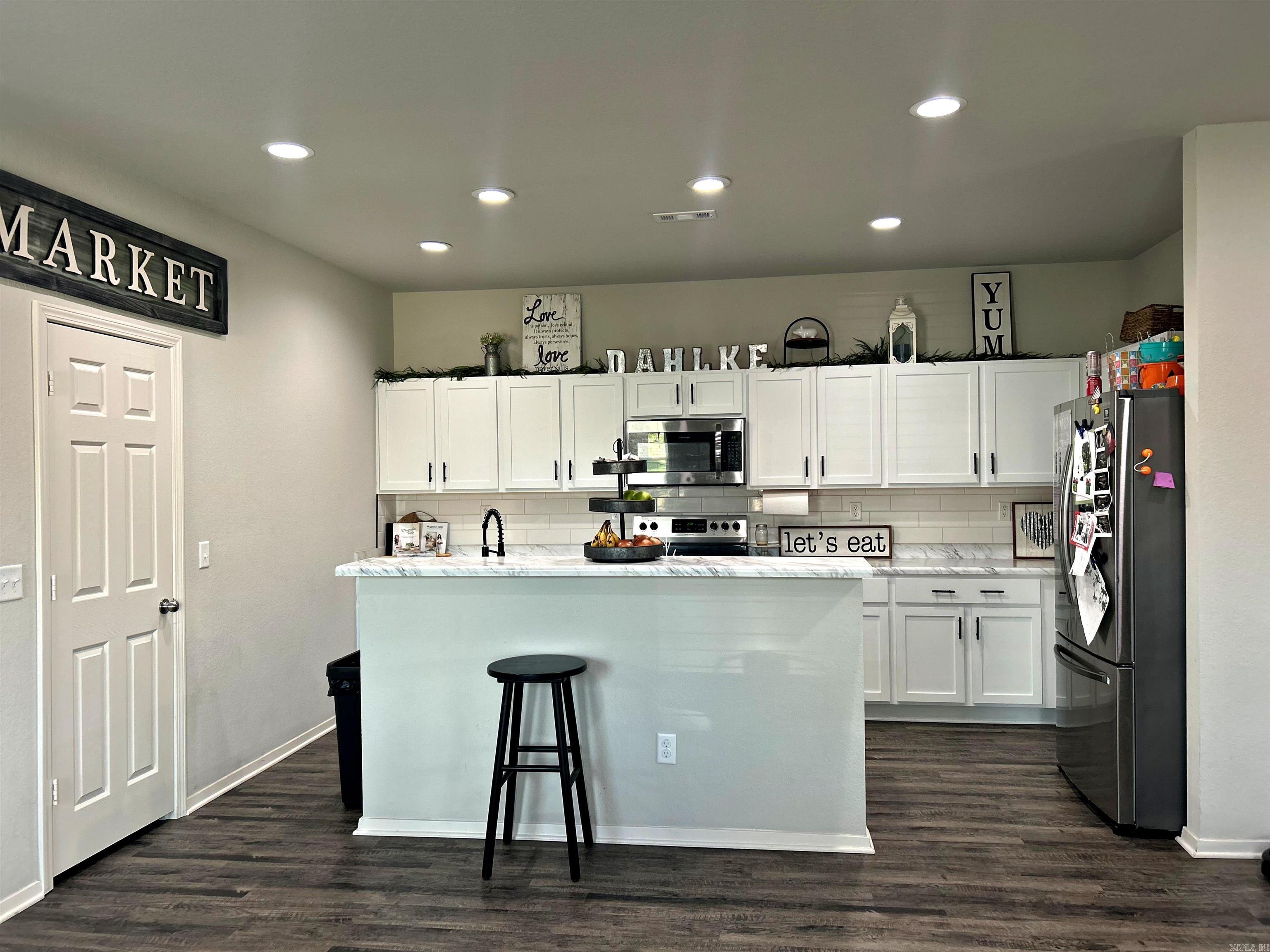 WHITE OAK CROSSING - Residential