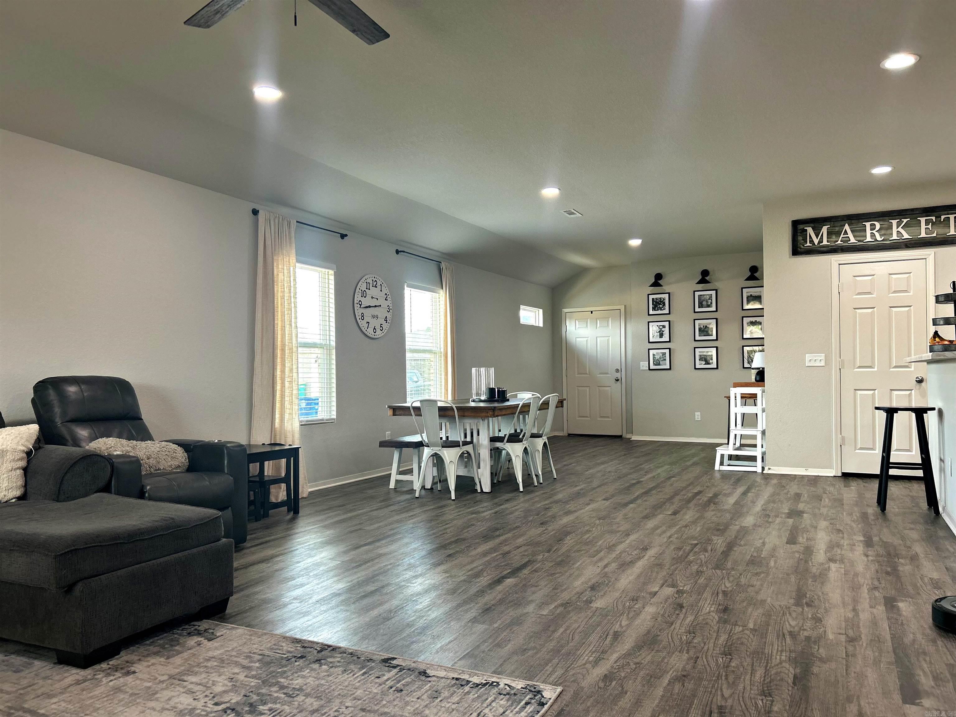 WHITE OAK CROSSING - Residential