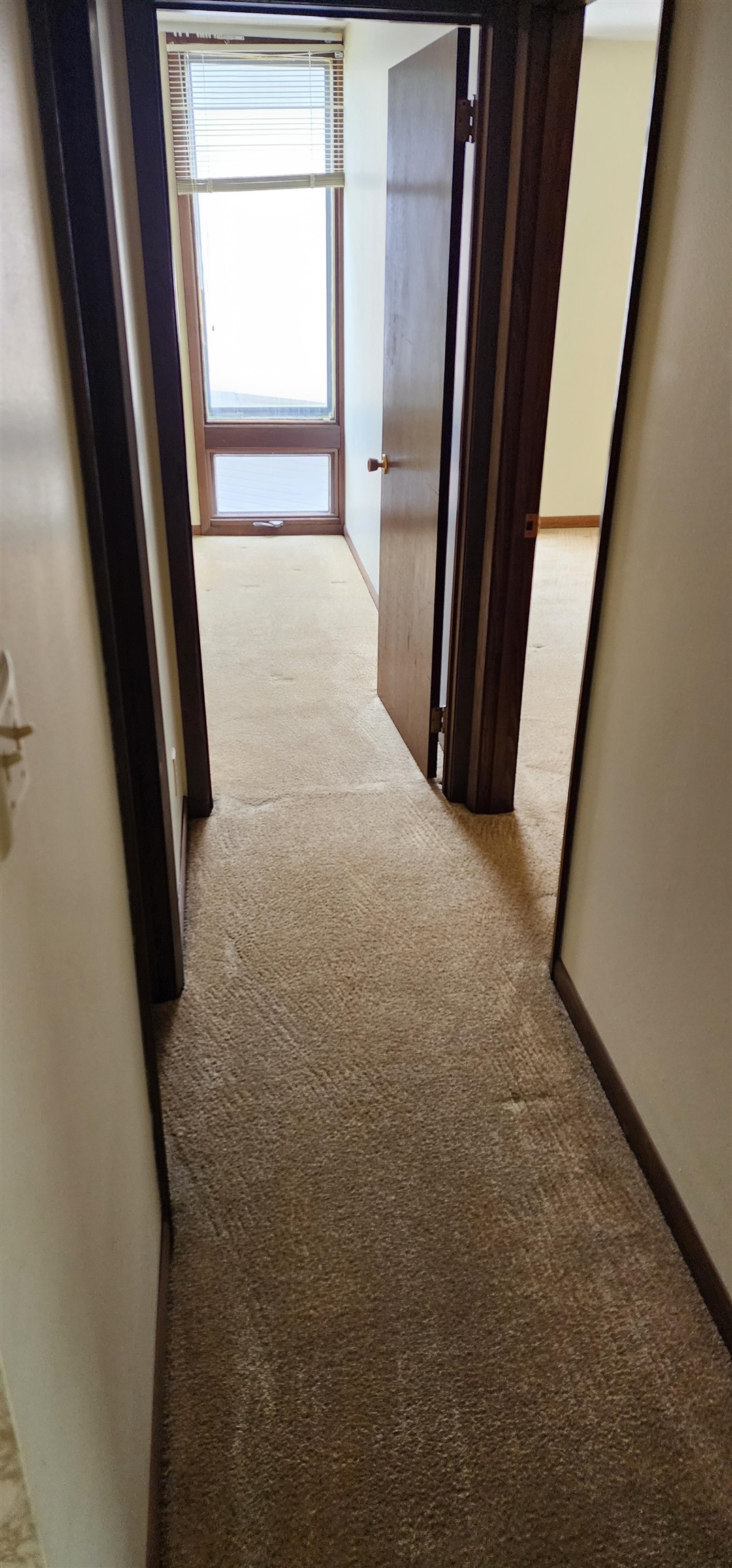 Townhouse 2nd - Residential Lease