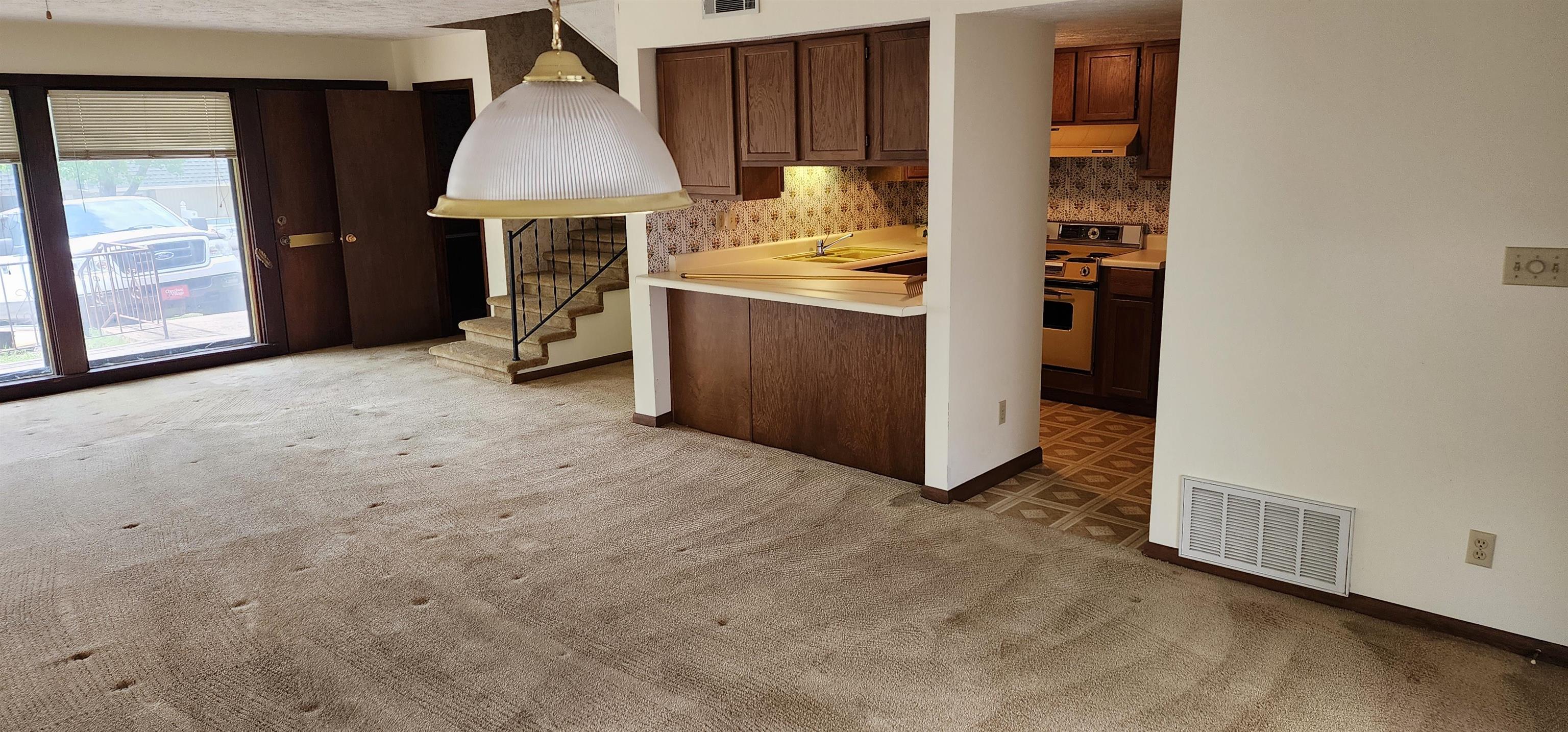 Townhouse 2nd - Residential Lease