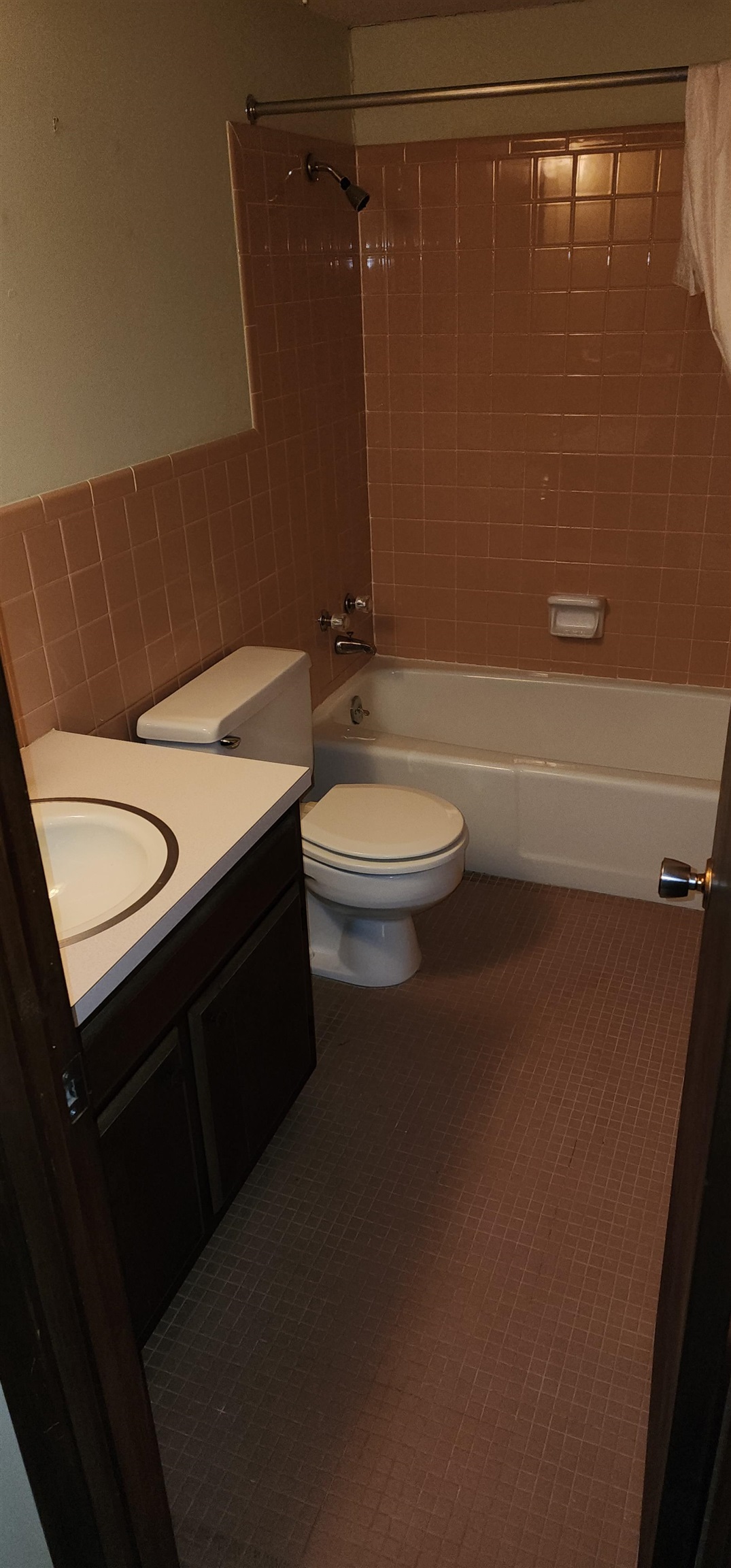 Townhouse 2nd - Residential Lease