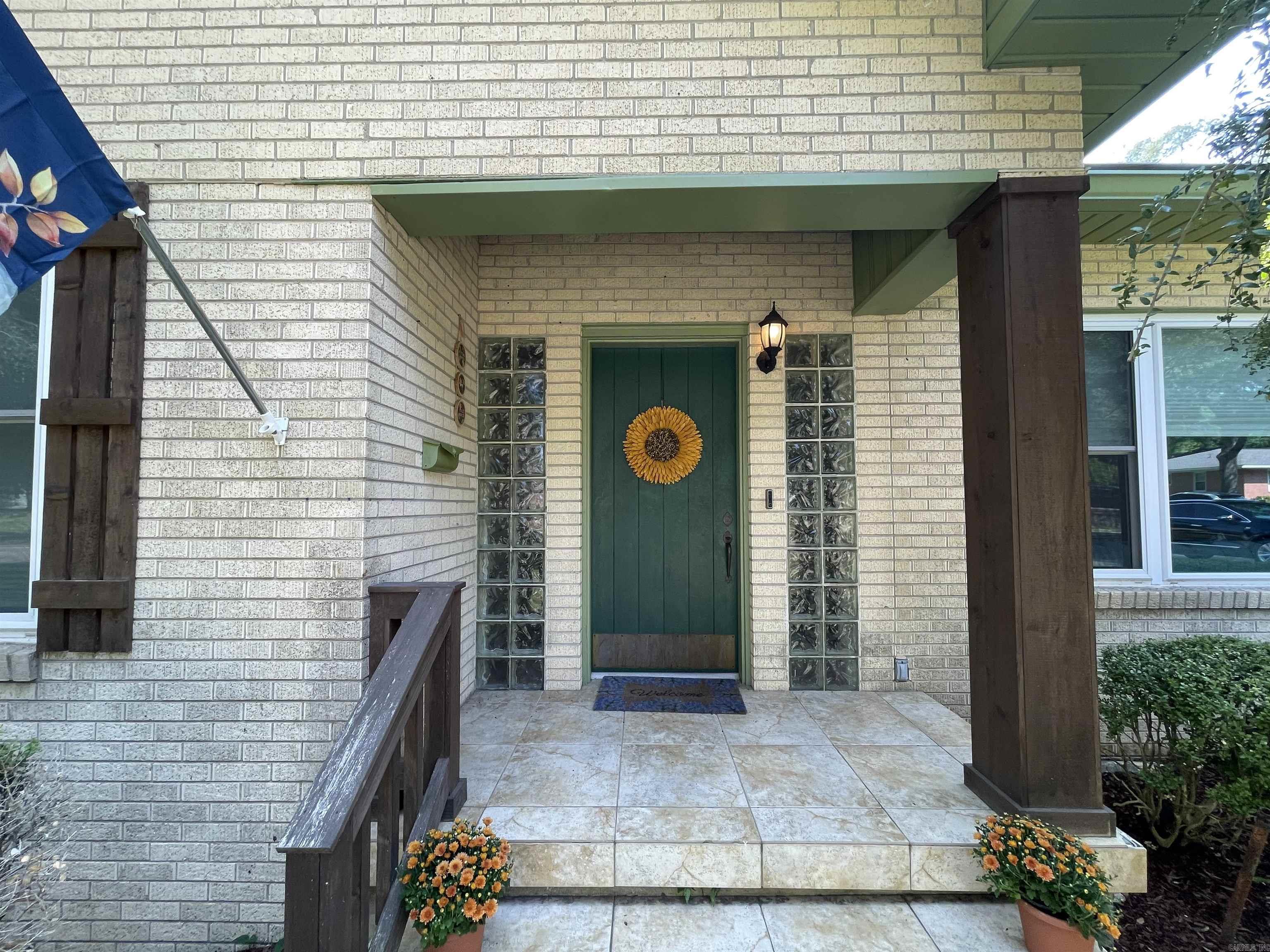 THOMPSON HEIGHTS - Residential