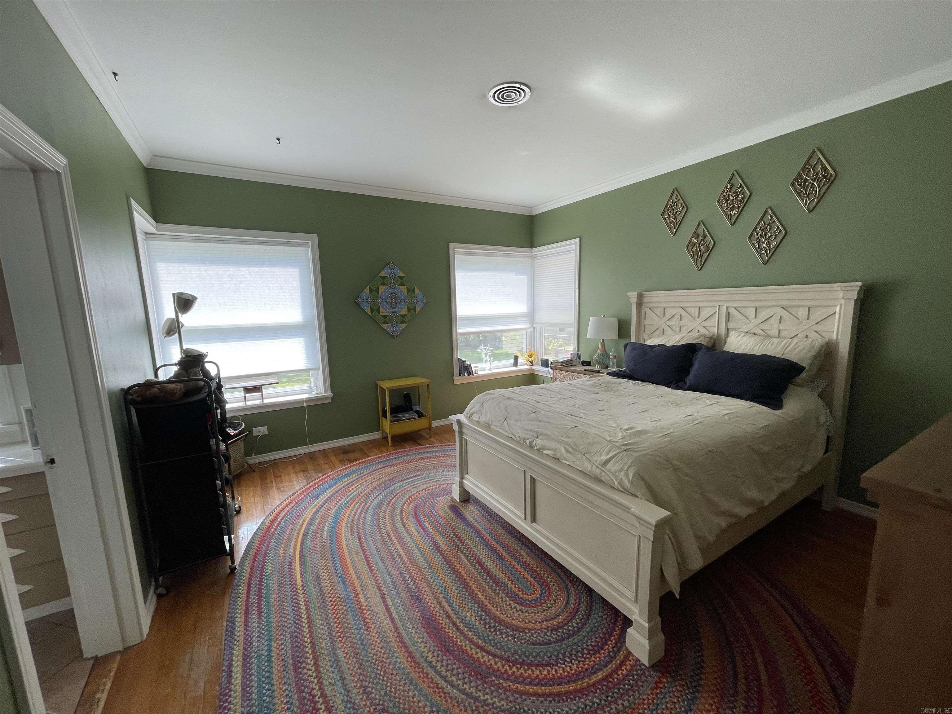THOMPSON HEIGHTS - Residential