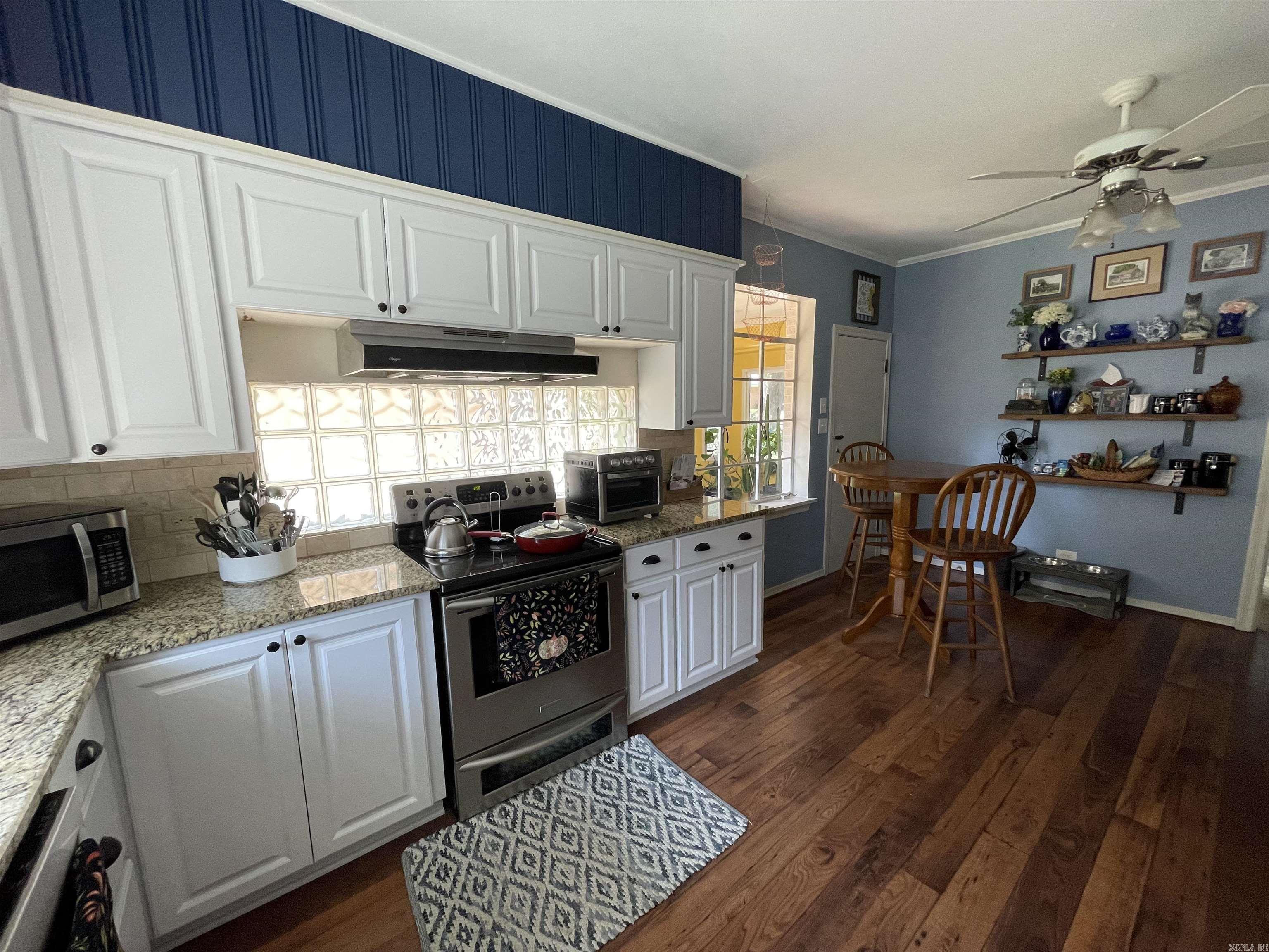 THOMPSON HEIGHTS - Residential