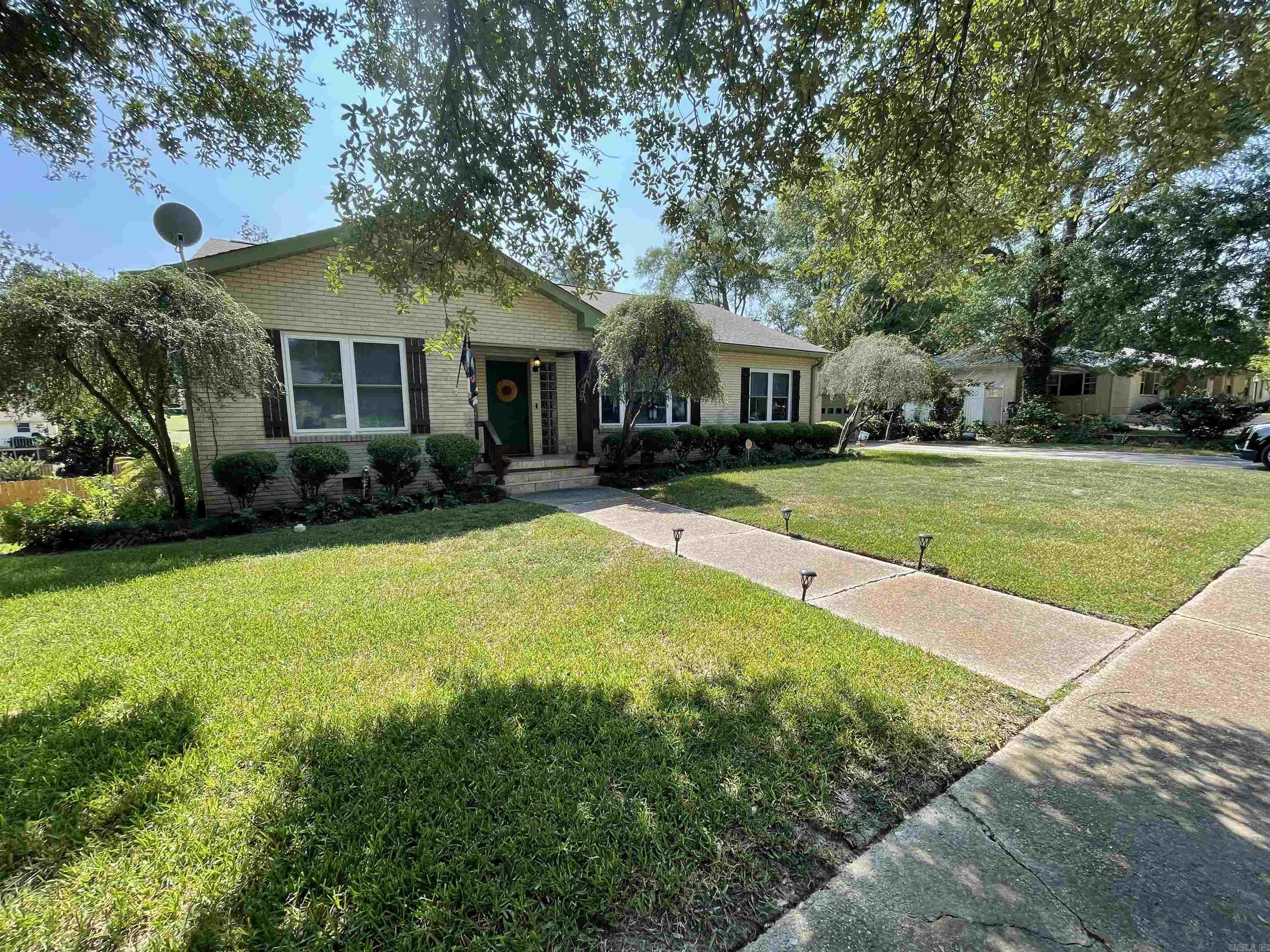 THOMPSON HEIGHTS - Residential