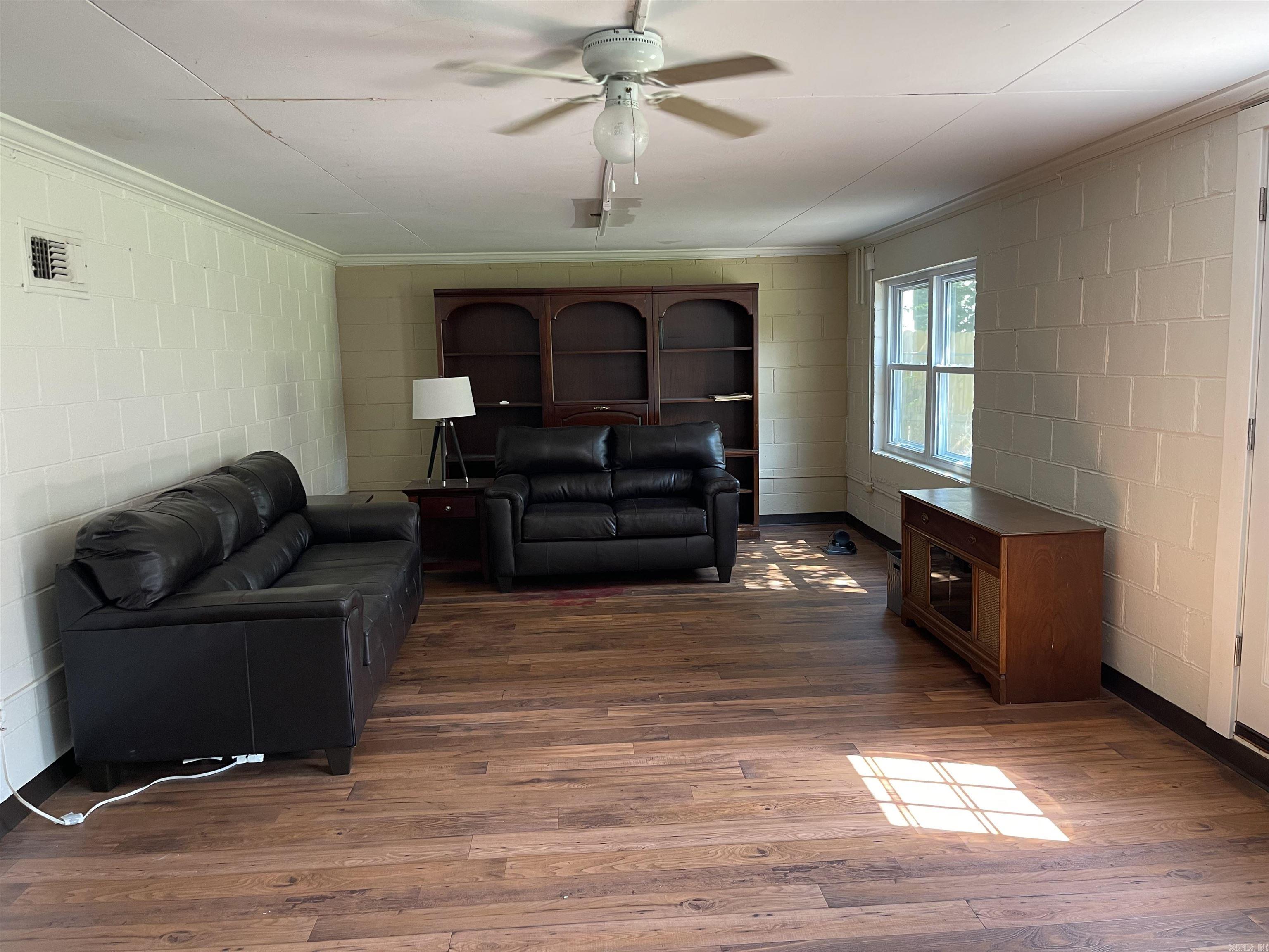 THOMPSON HEIGHTS - Residential