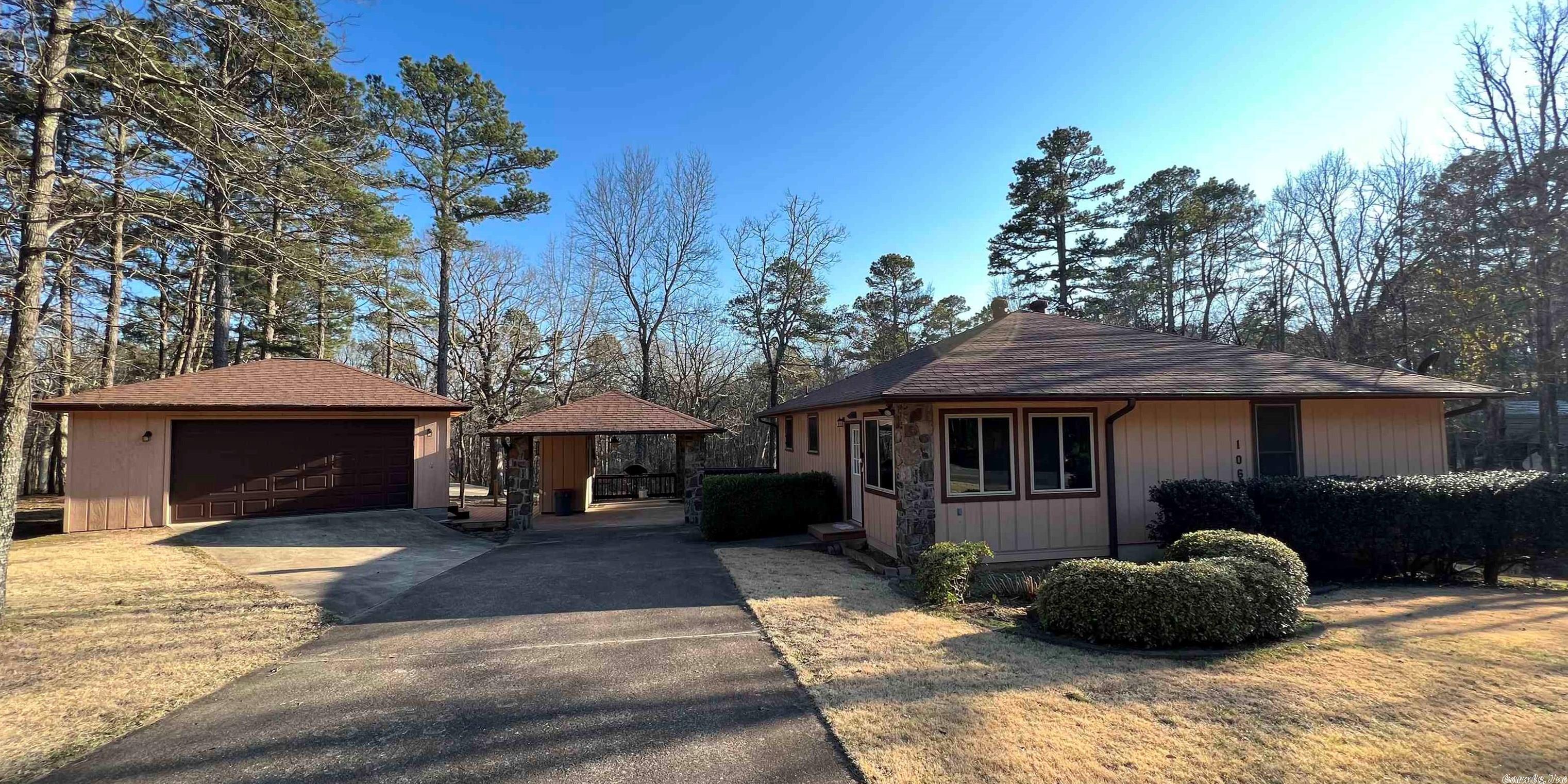 INDIAN HILLS - Residential