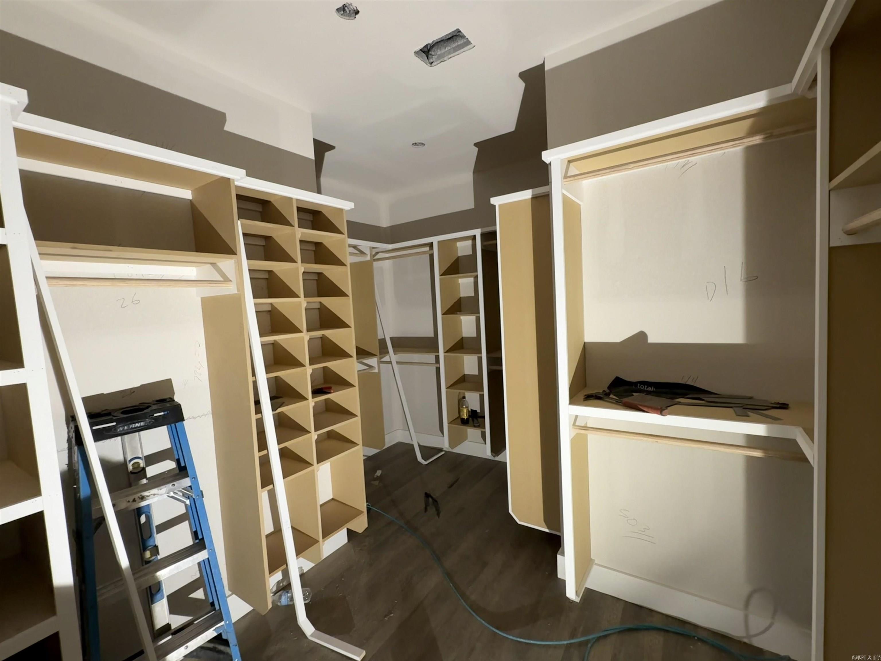 COYOTE RIDGE - Residential