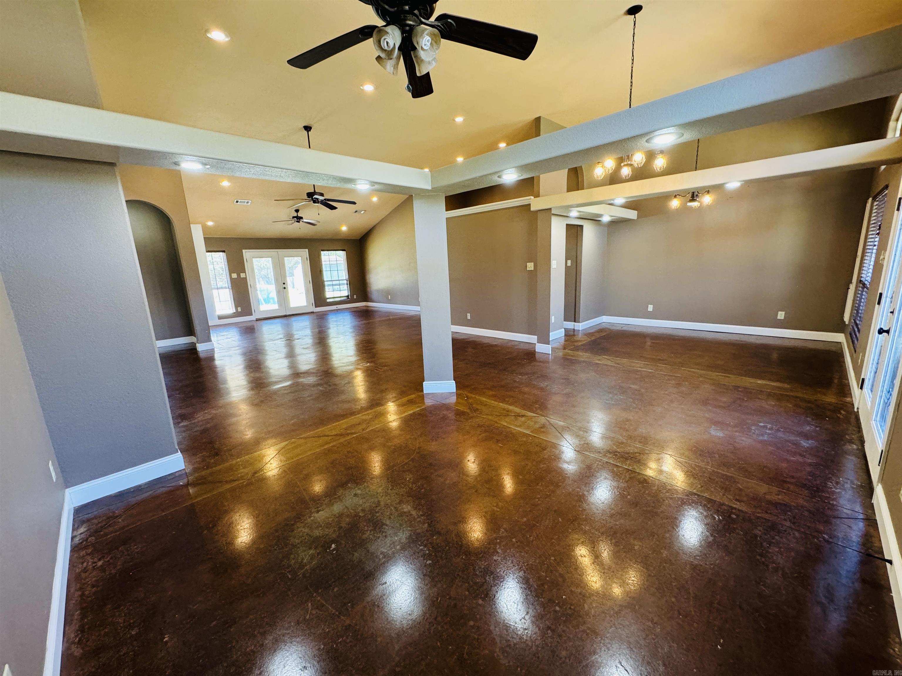 DERDEN ESTATES - Residential