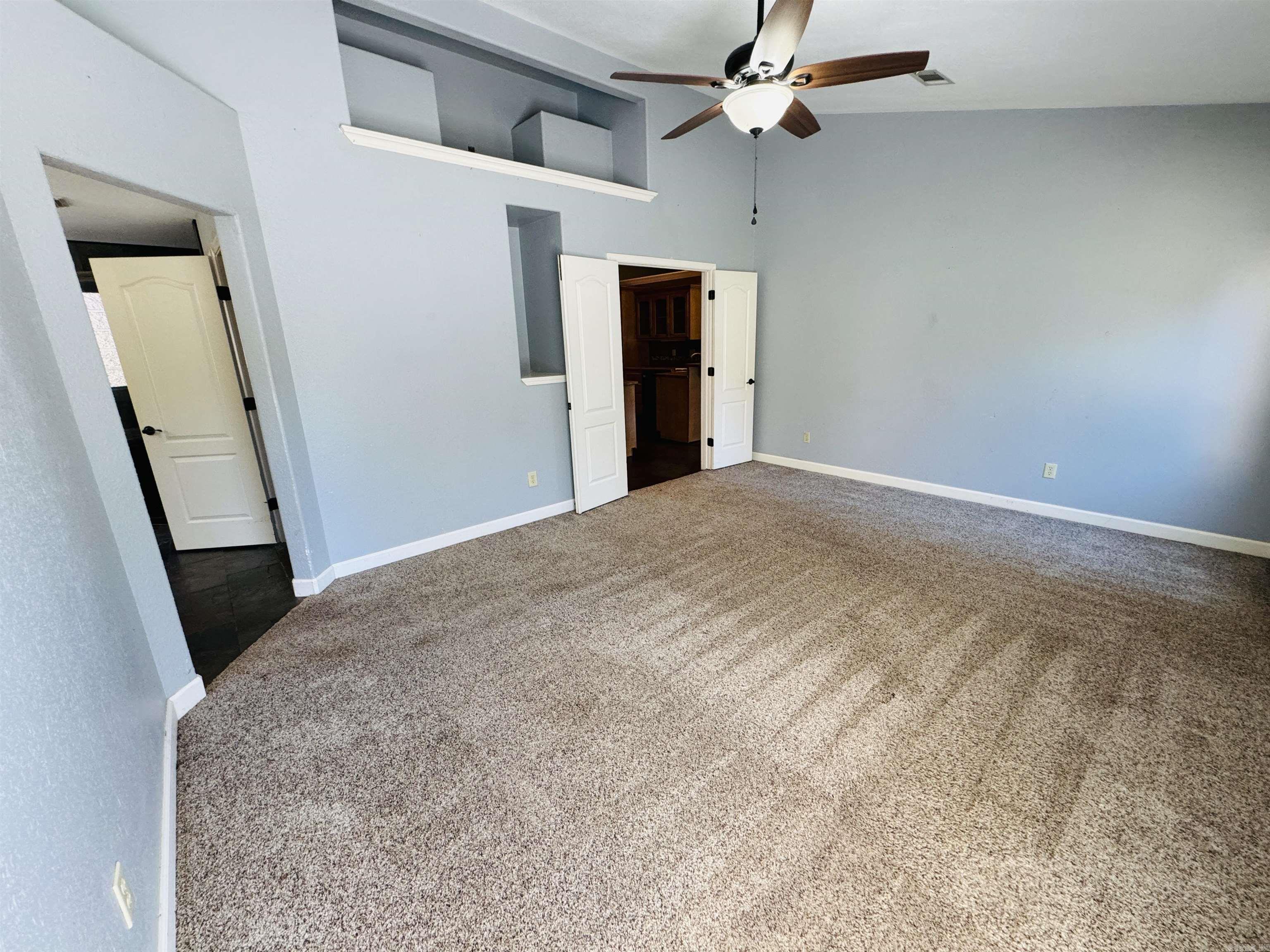 DERDEN ESTATES - Residential
