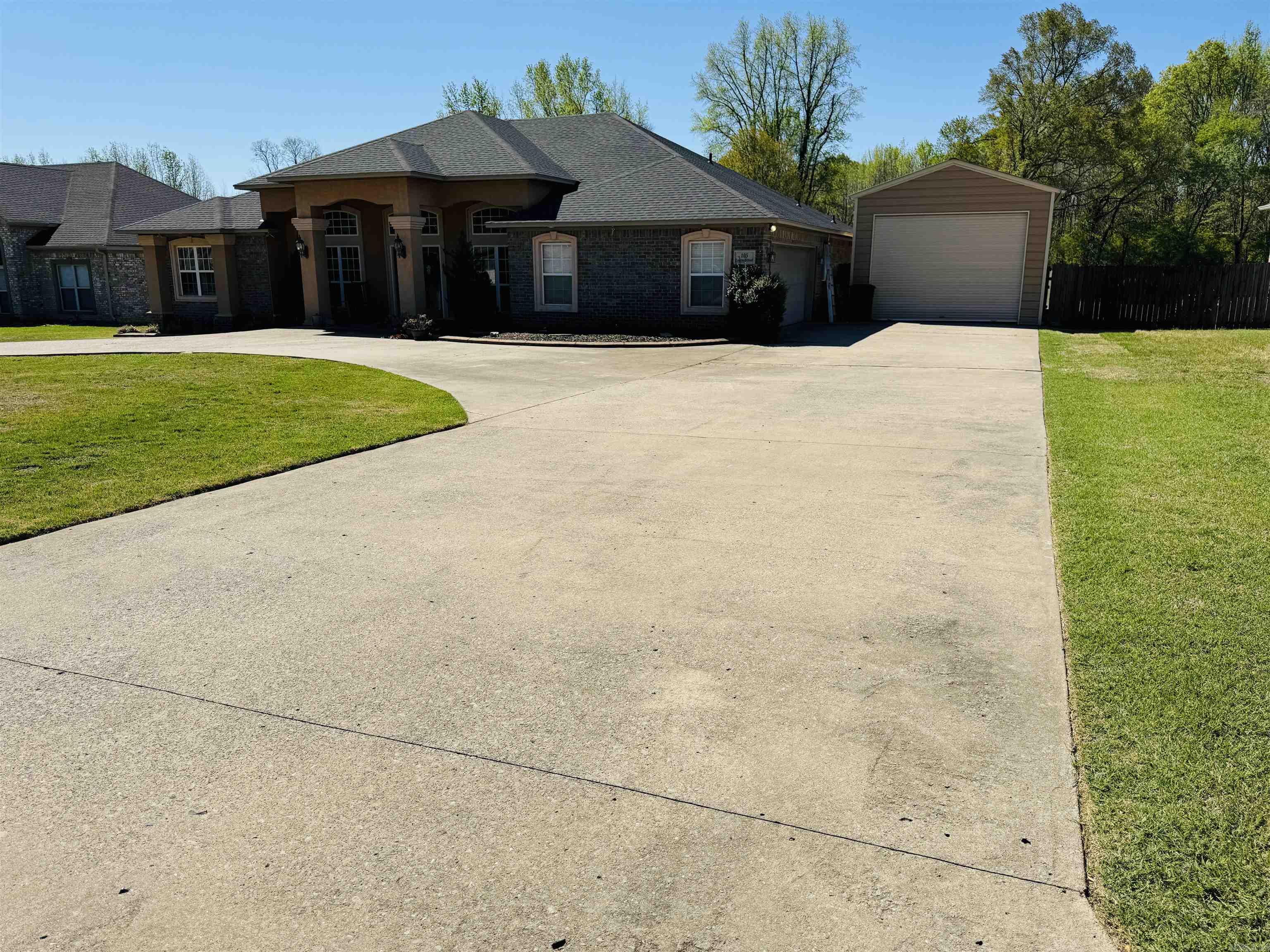 DERDEN ESTATES - Residential