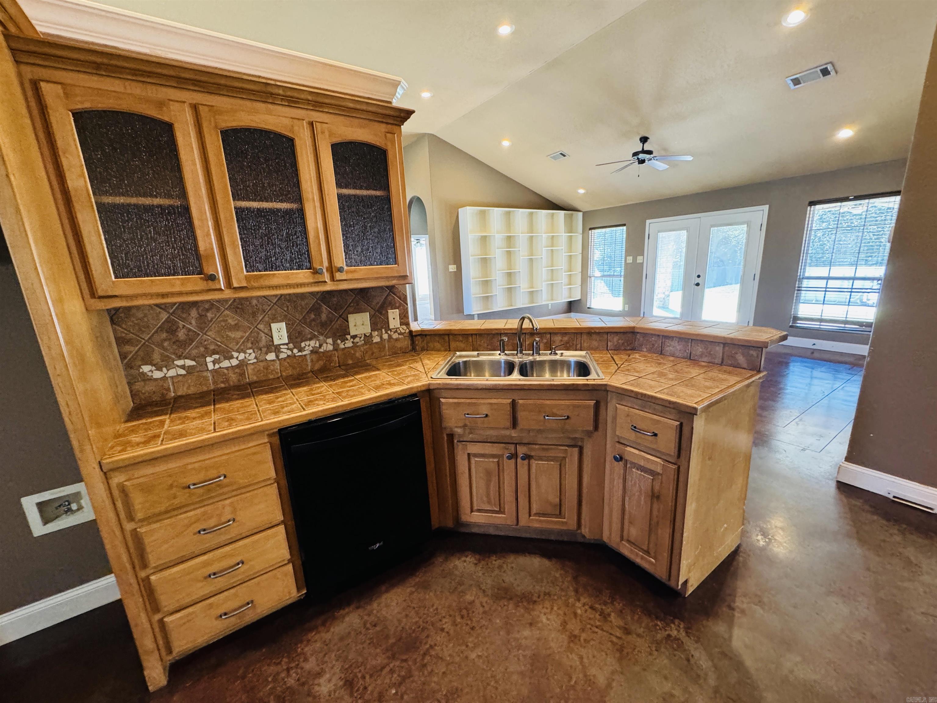 DERDEN ESTATES - Residential