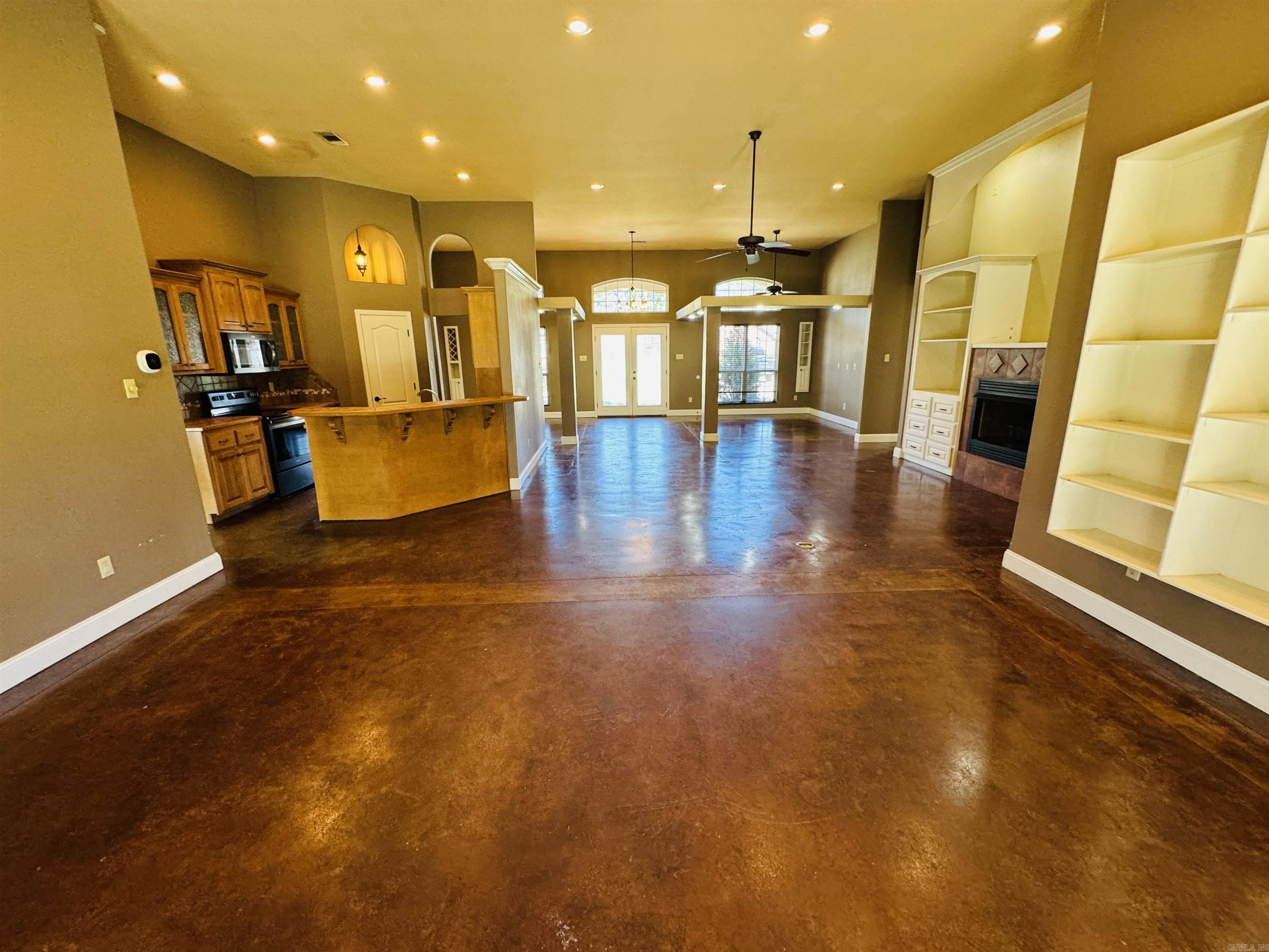 DERDEN ESTATES - Residential