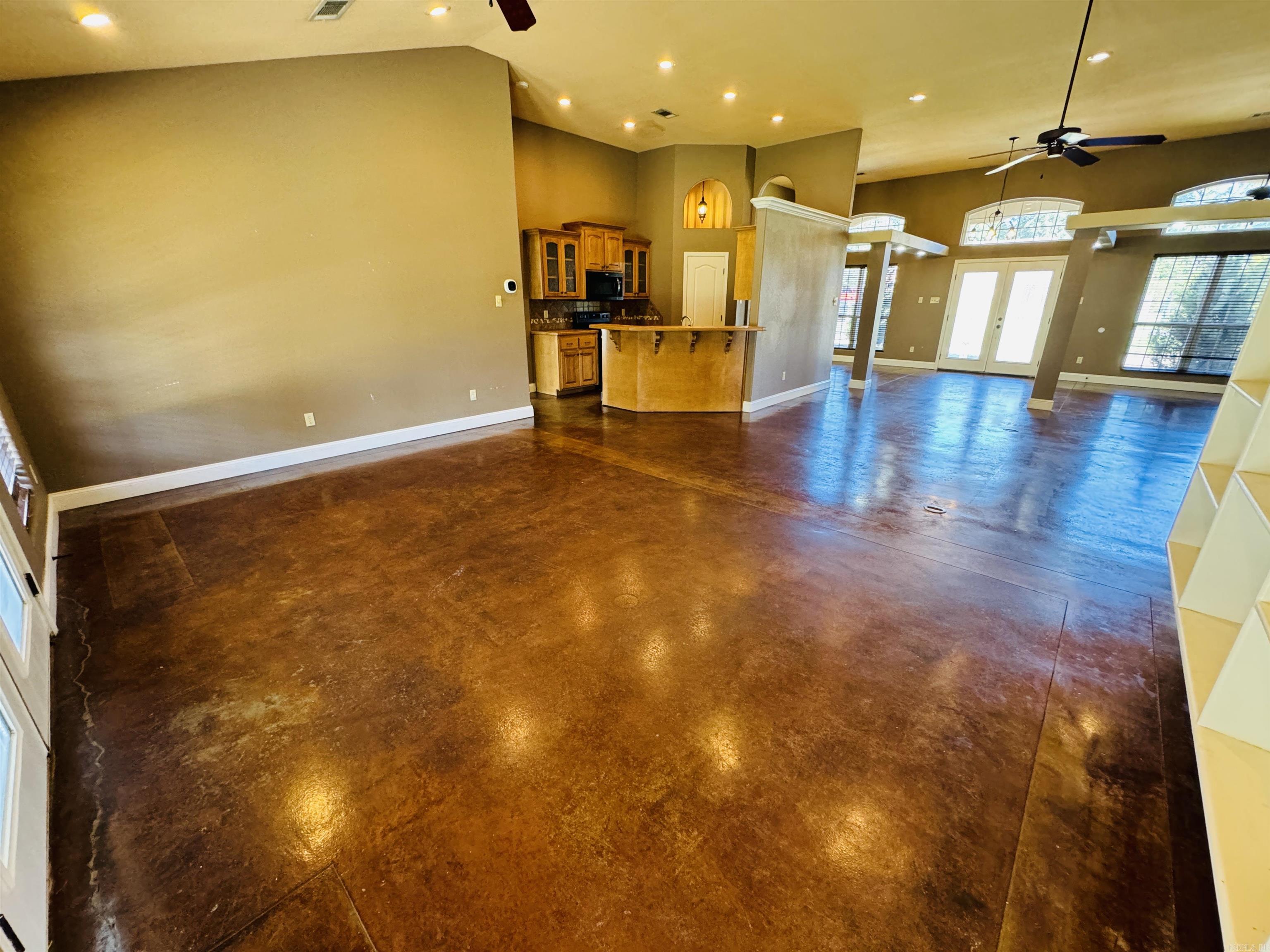 DERDEN ESTATES - Residential