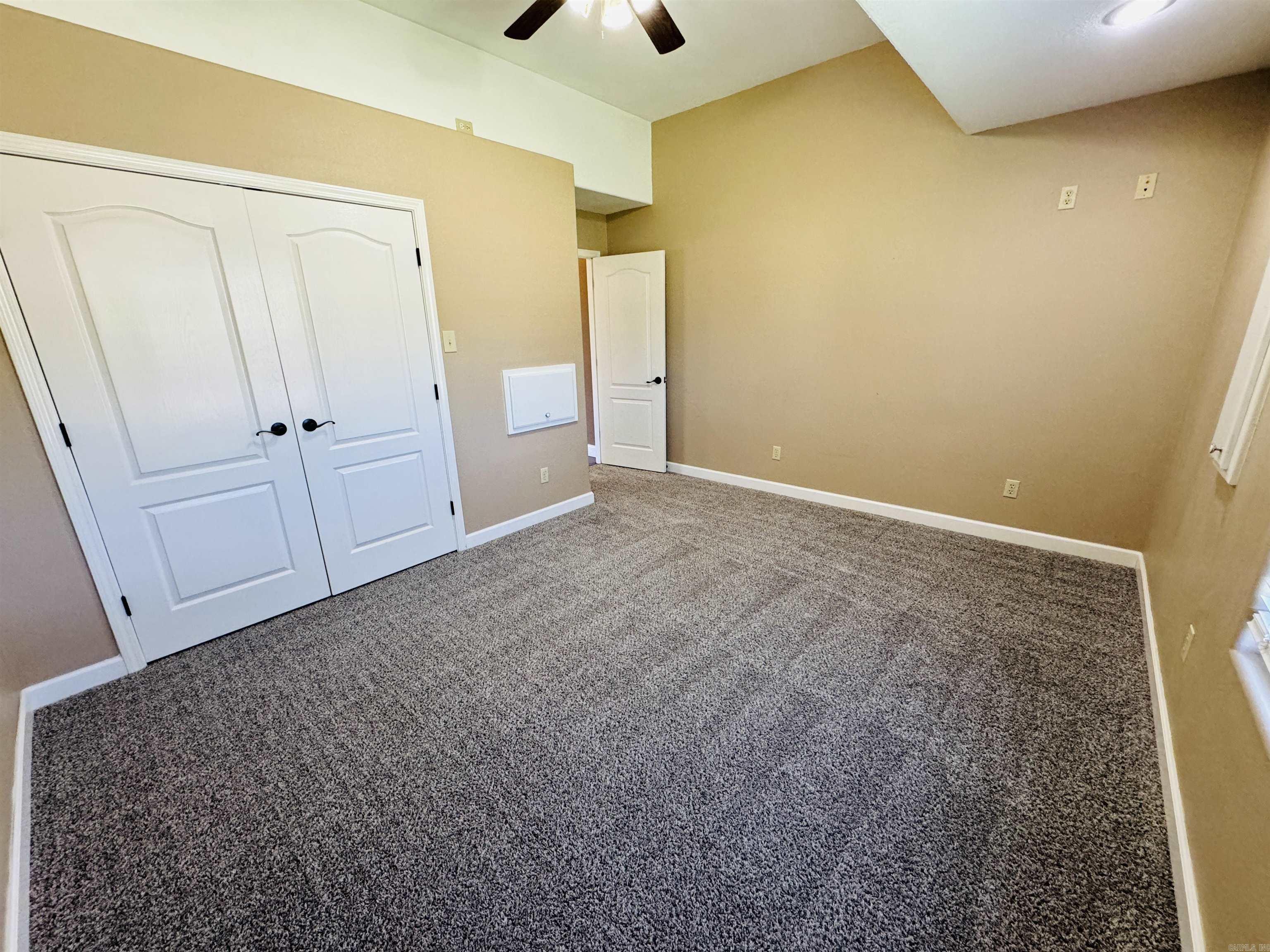 DERDEN ESTATES - Residential
