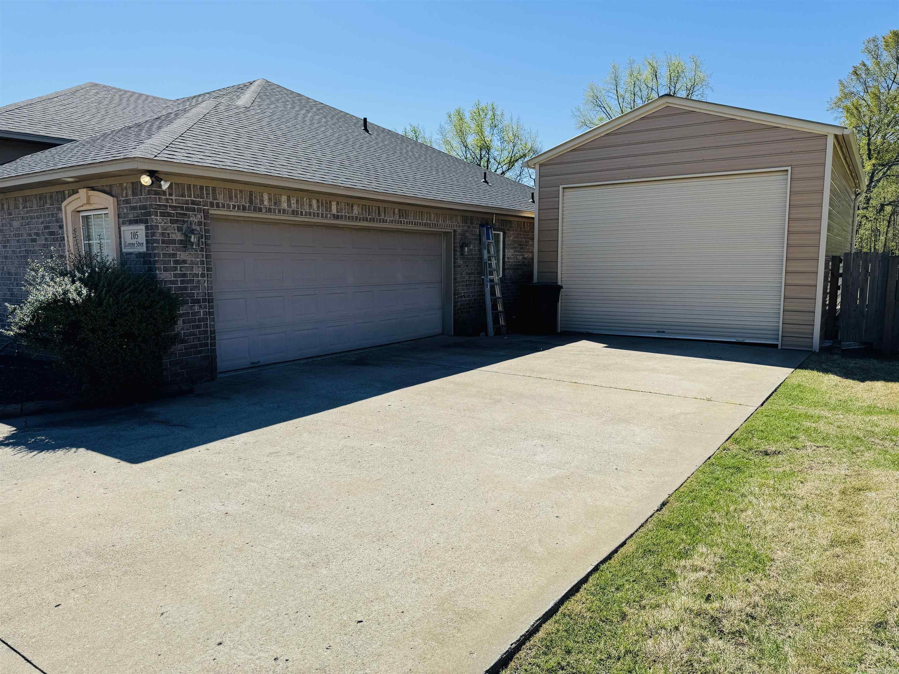 DERDEN ESTATES - Residential