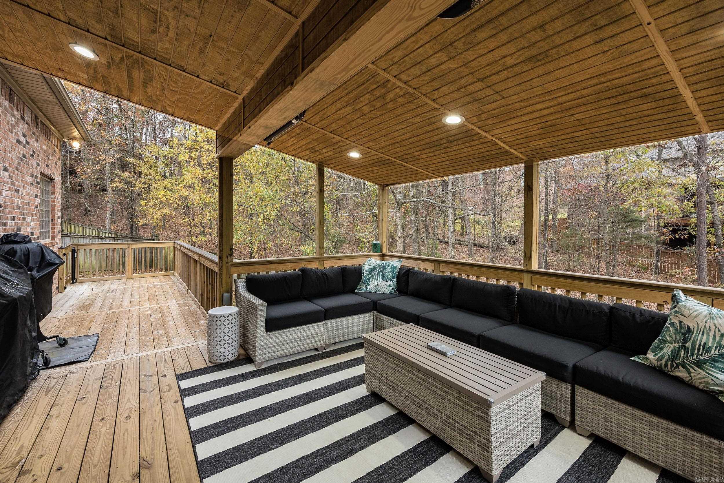 WOODLANDS EDGE - Residential