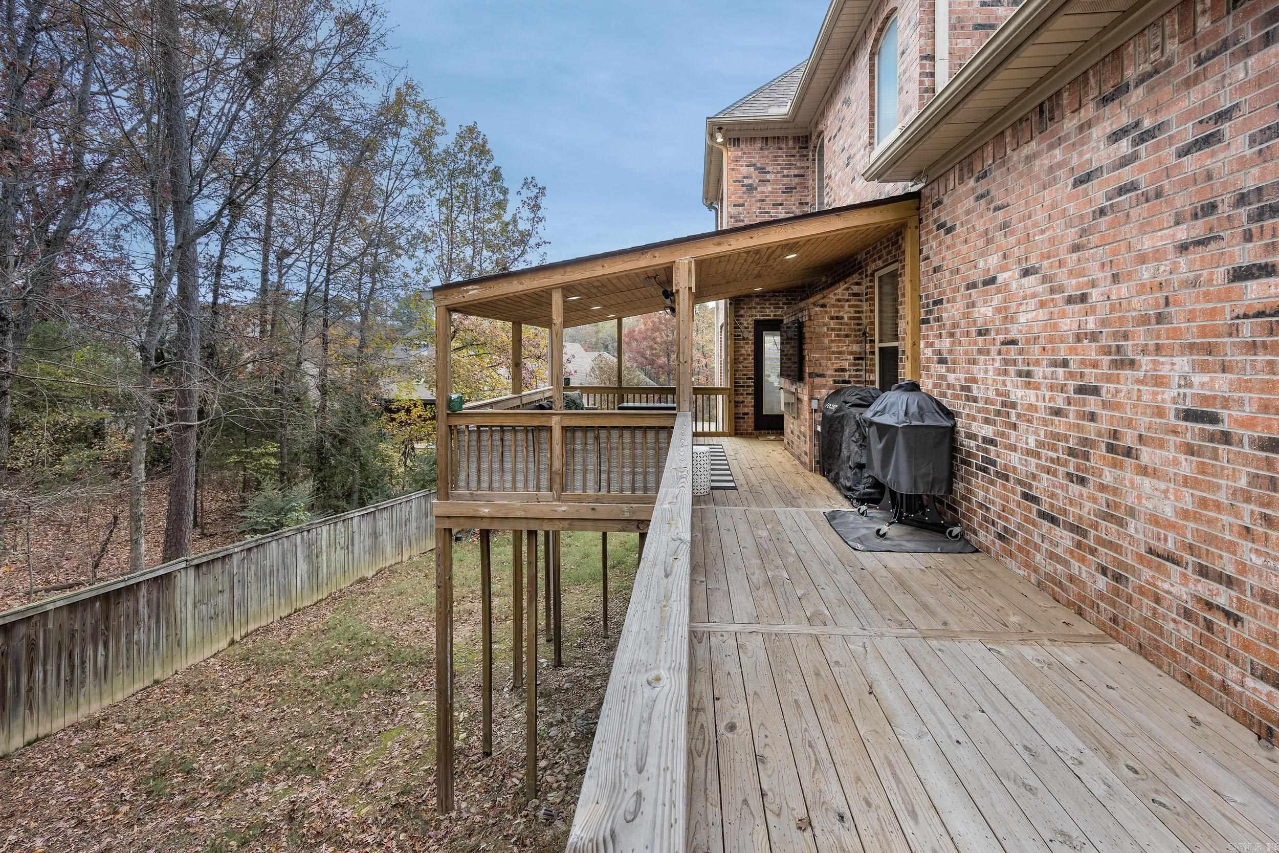 WOODLANDS EDGE - Residential