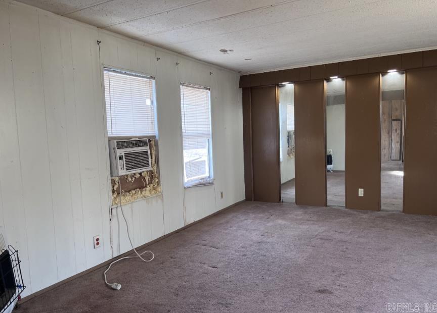 ROYAL OAK MANOR - Residential